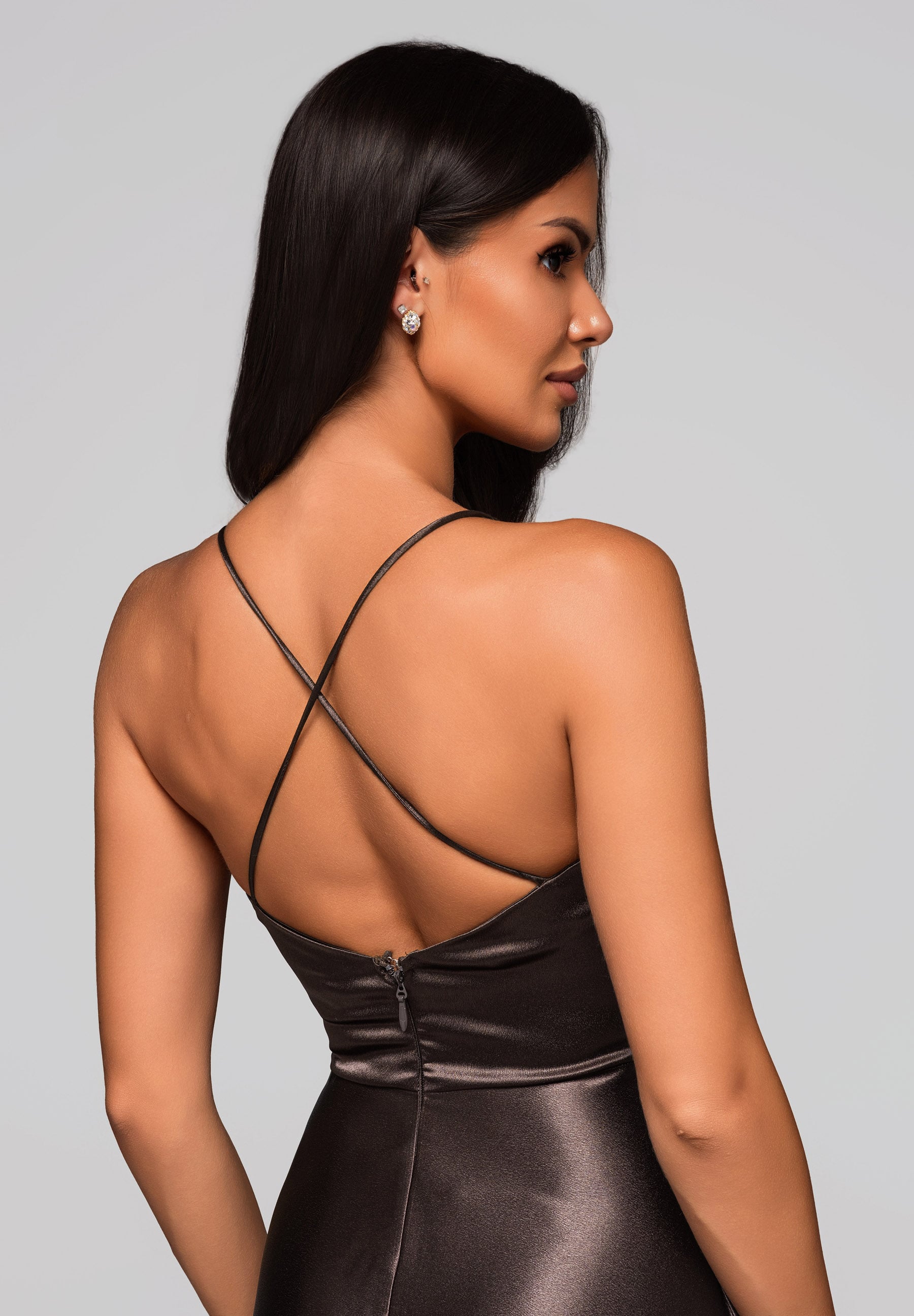Braunes Maxi-Abendkleid aus Satin — 6
