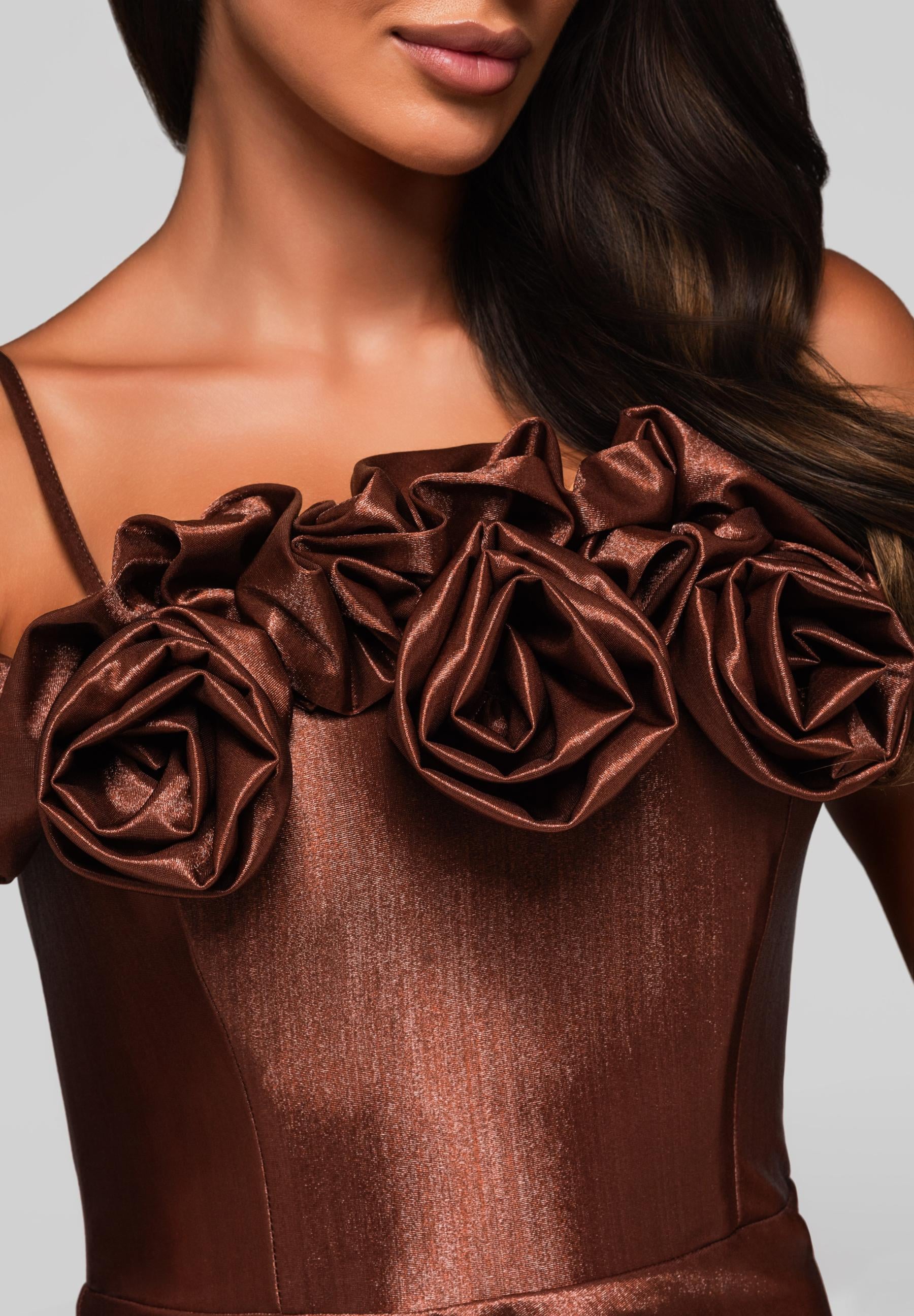 Braunes glänzendes Maxi-Abendkleid mit Trägern — 4