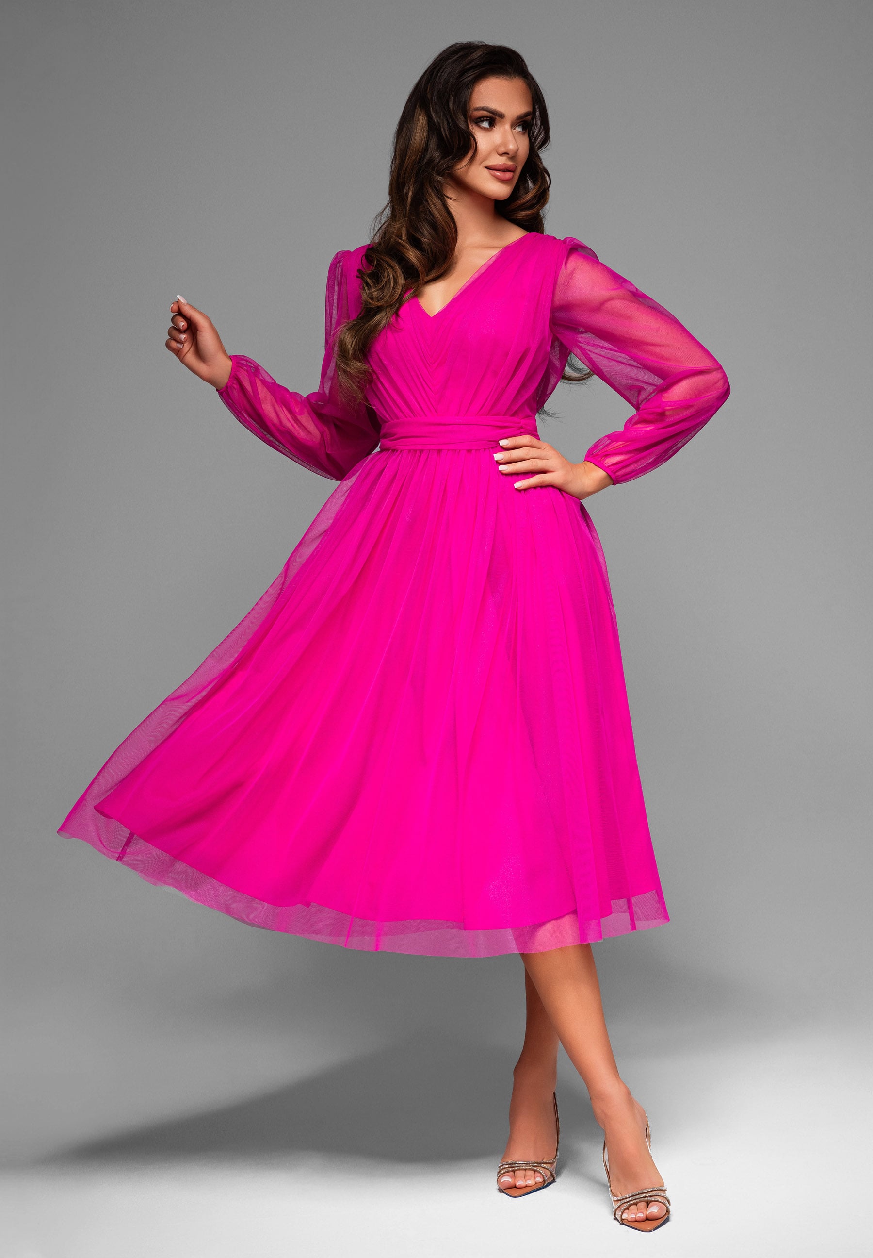 Fuchsiafarbenes Midi-Abendkleid aus Tüll mit V-Ausschnitt — 3