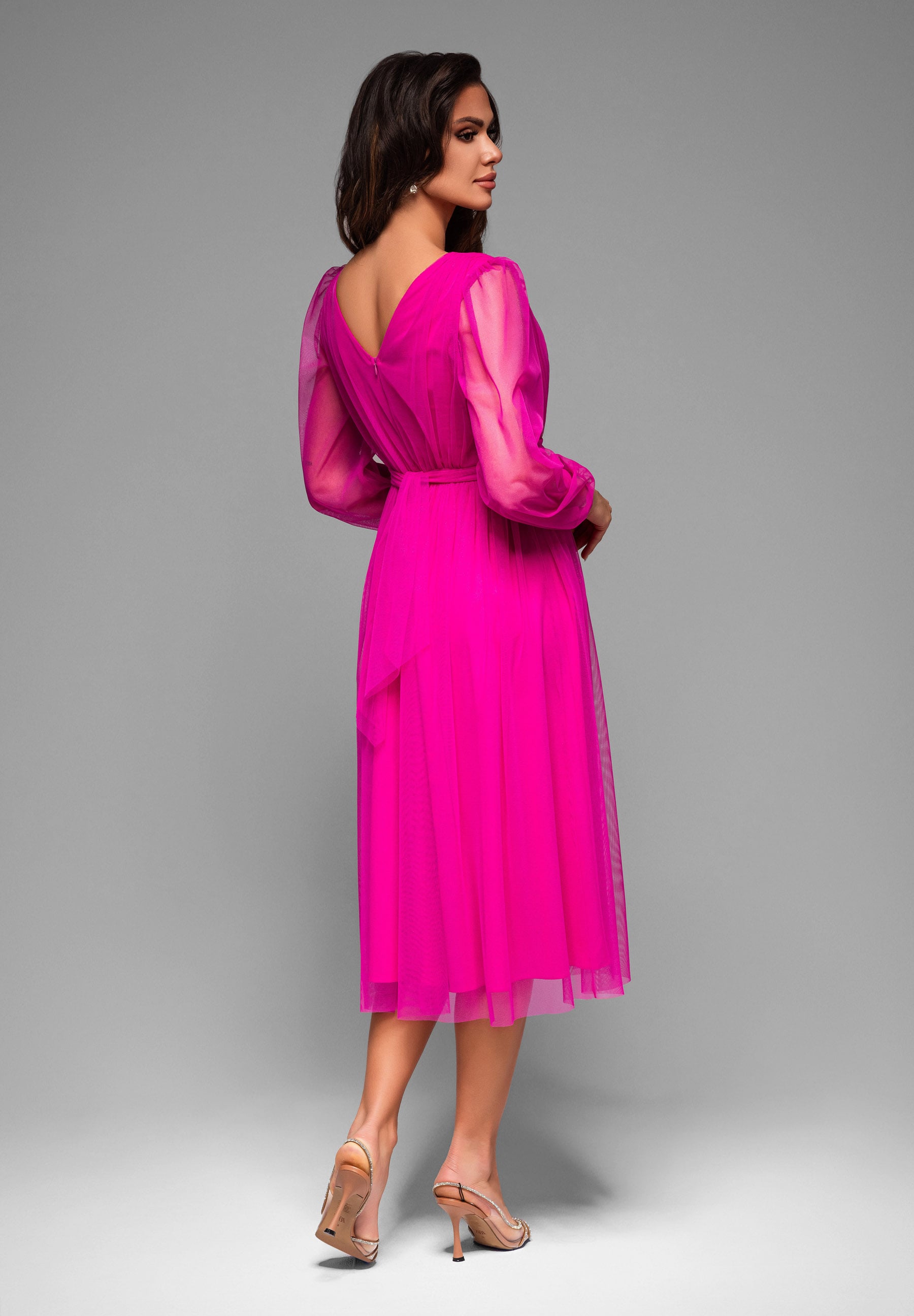 Fuchsiafarbenes Midi-Abendkleid aus Tüll mit V-Ausschnitt — 4