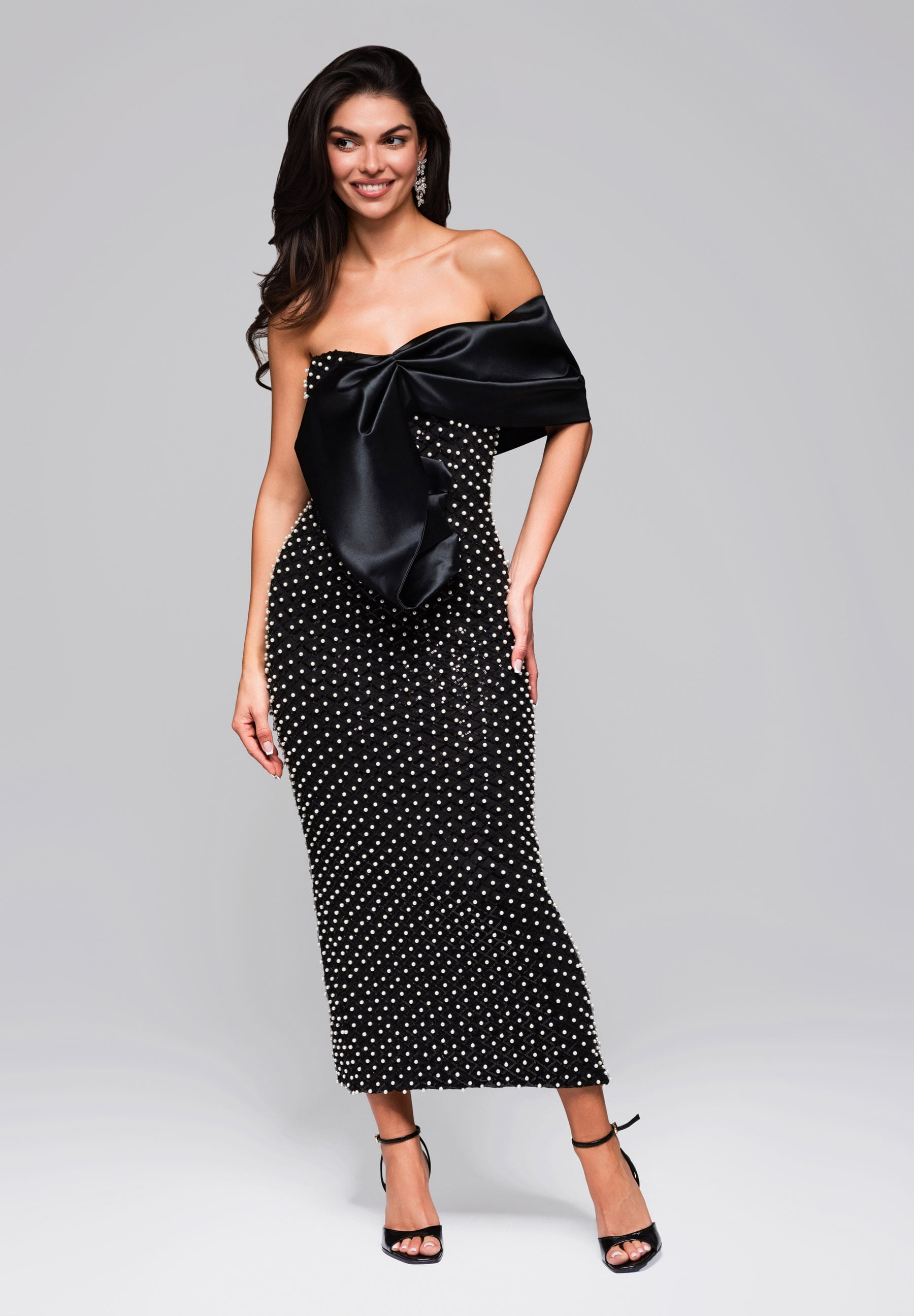 Schwarzes verziertes Midi-Abendkleid mit geradem Ausschnitt — 5