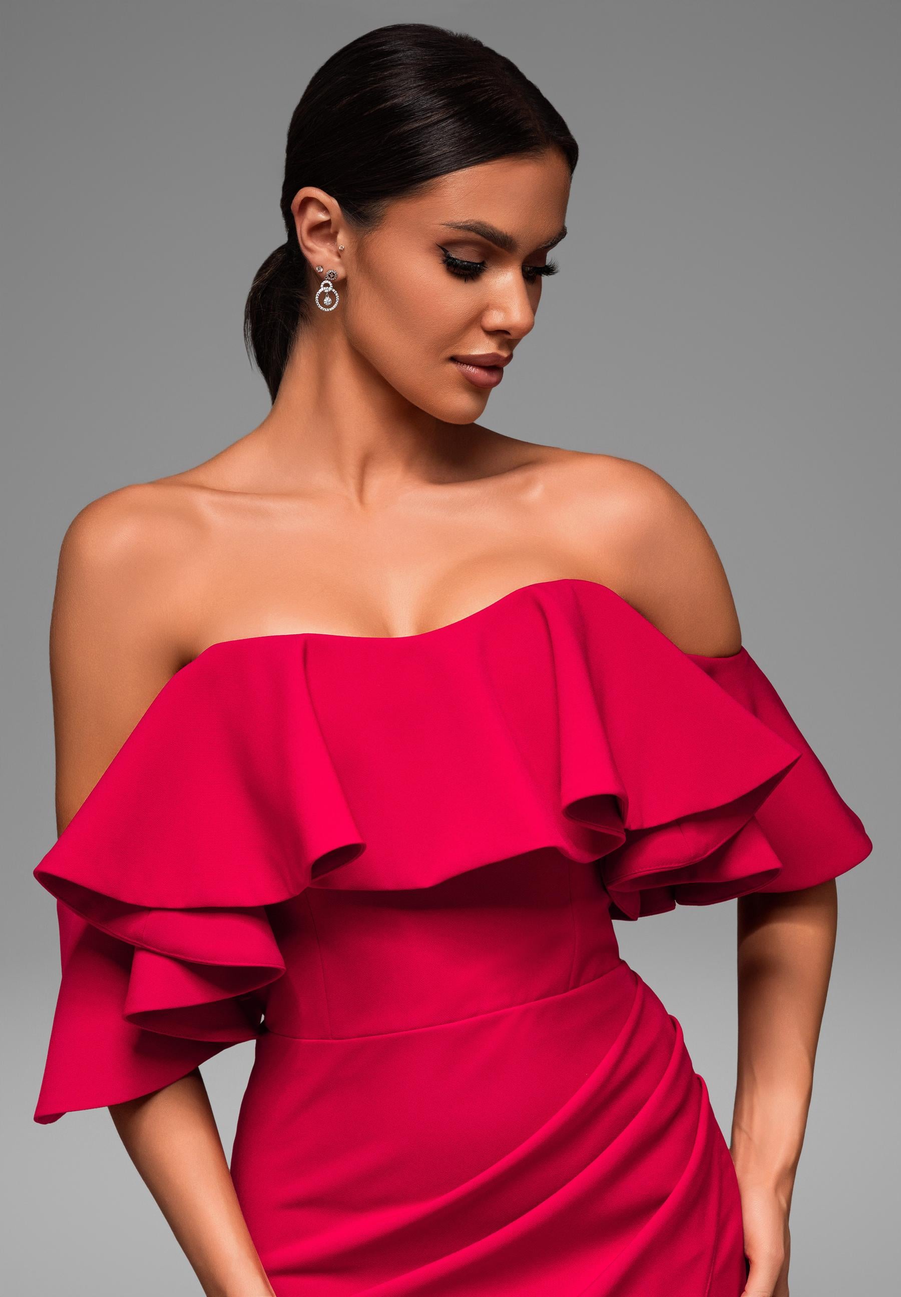 Rotes schulterfreies Maxi-Abendkleid — 5
