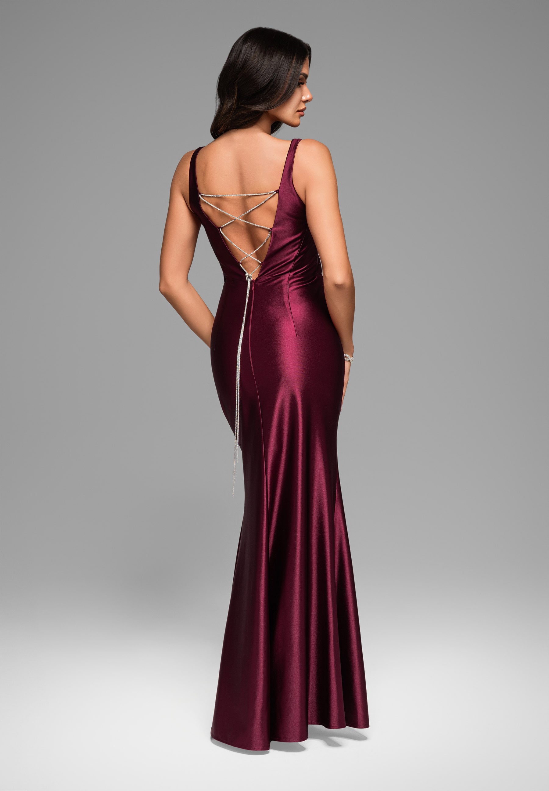 Dunkelrotes Maxi-Abendkleid mit V-Ausschnitt — 8