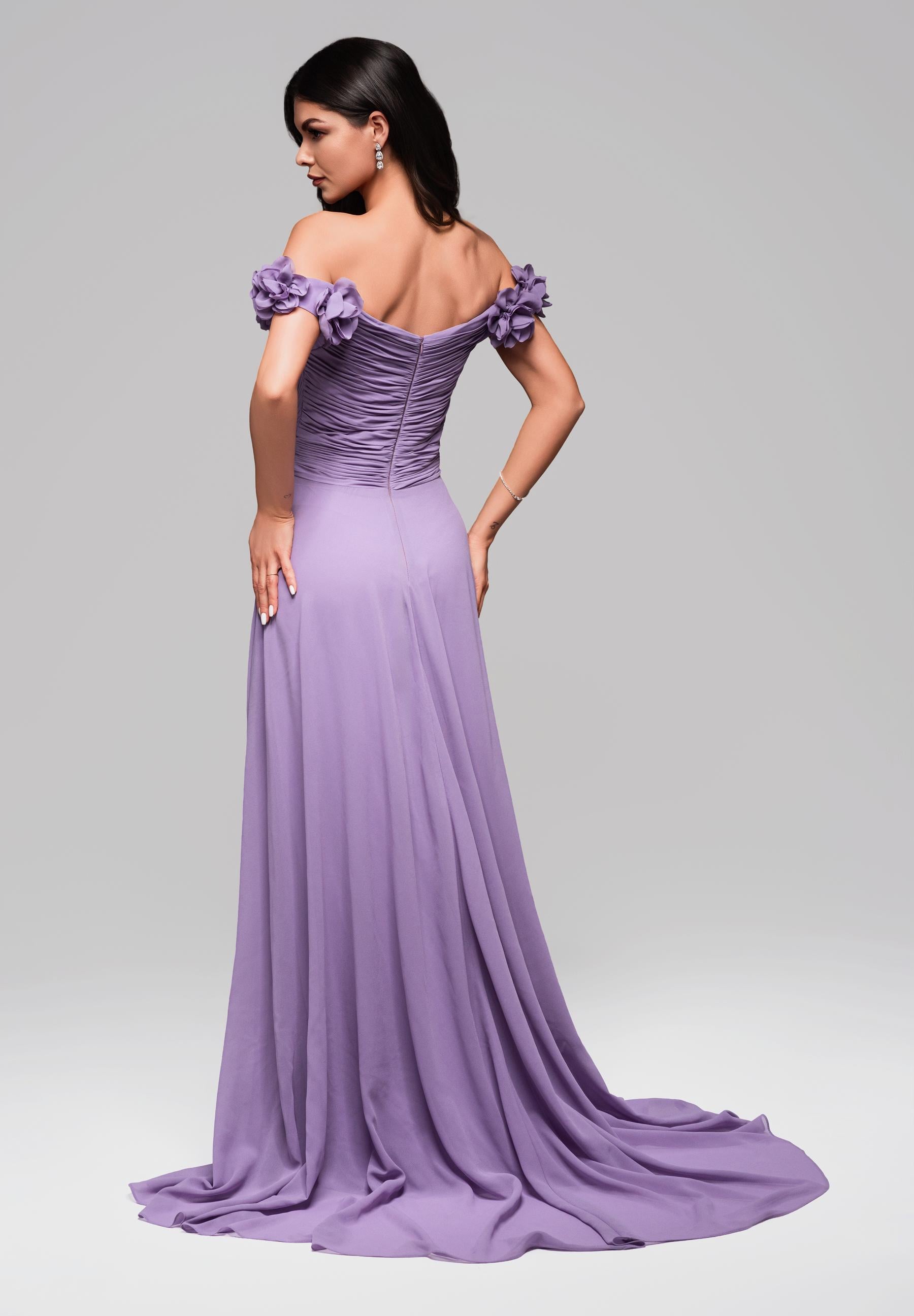 Violettes Maxi-Abendkleid mit Carmen-Ausschnitt — 7