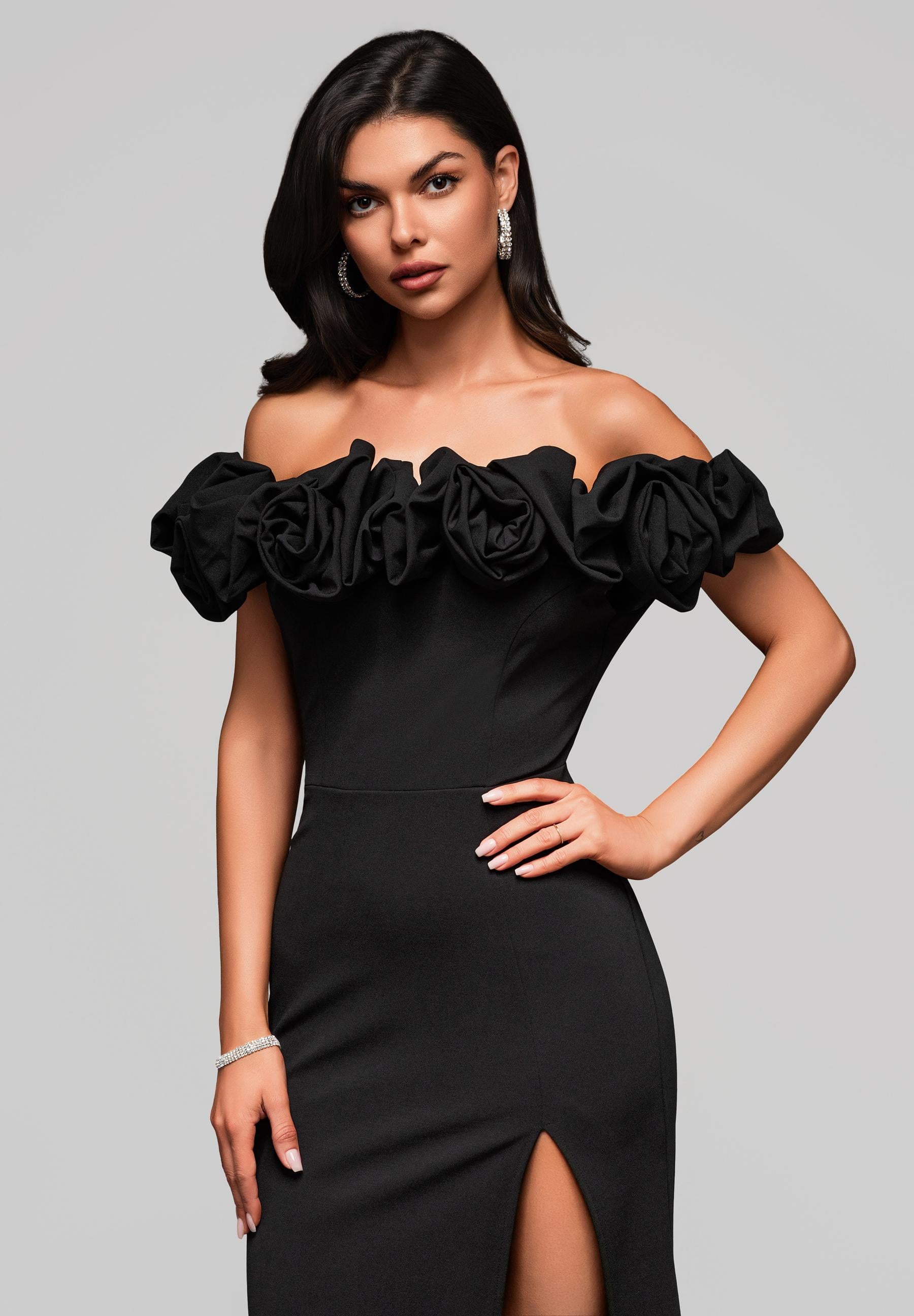 Schwarzes schulterfreies Maxi-Abendkleid — 5