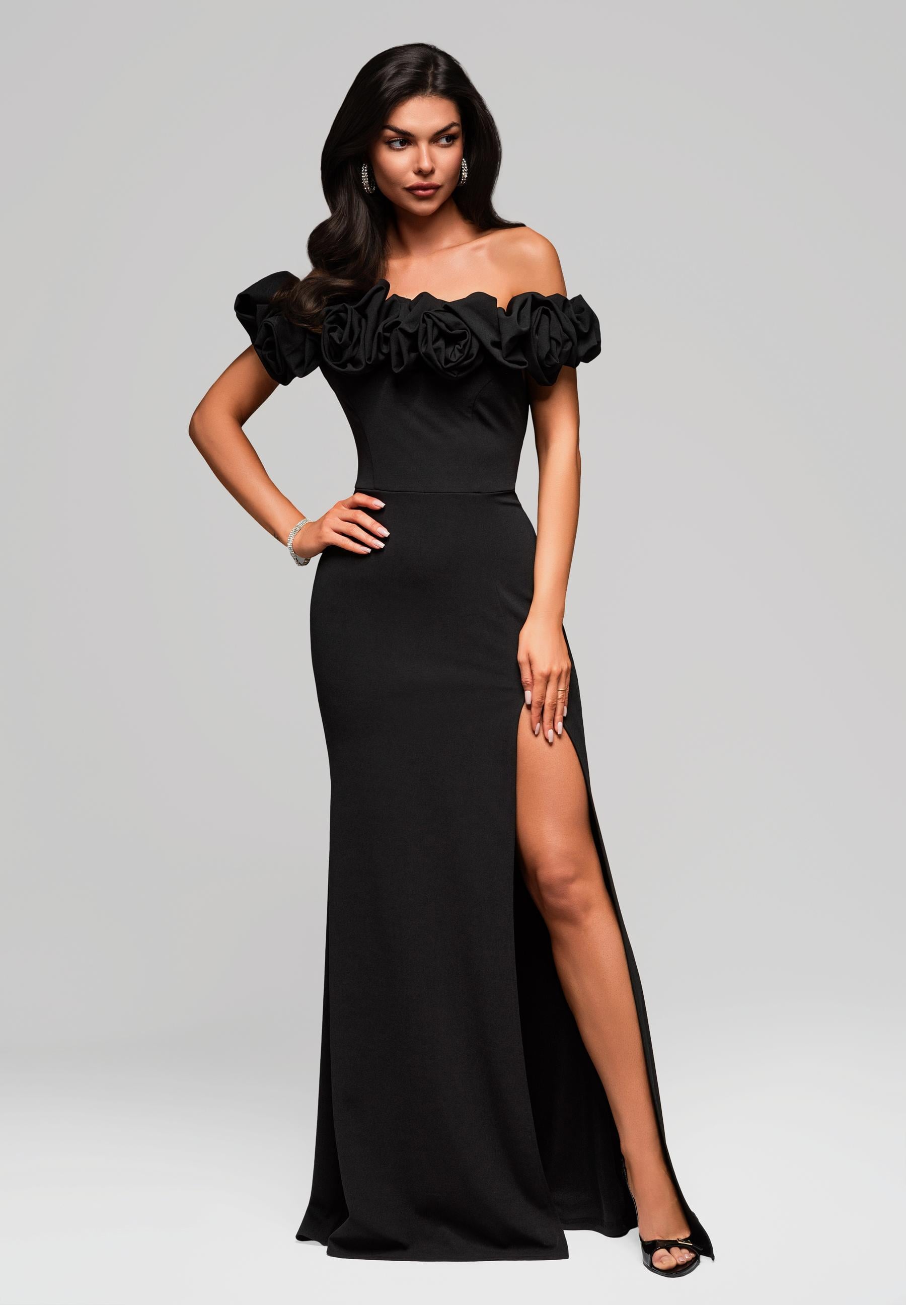Schwarzes schulterfreies Maxi-Abendkleid — 3