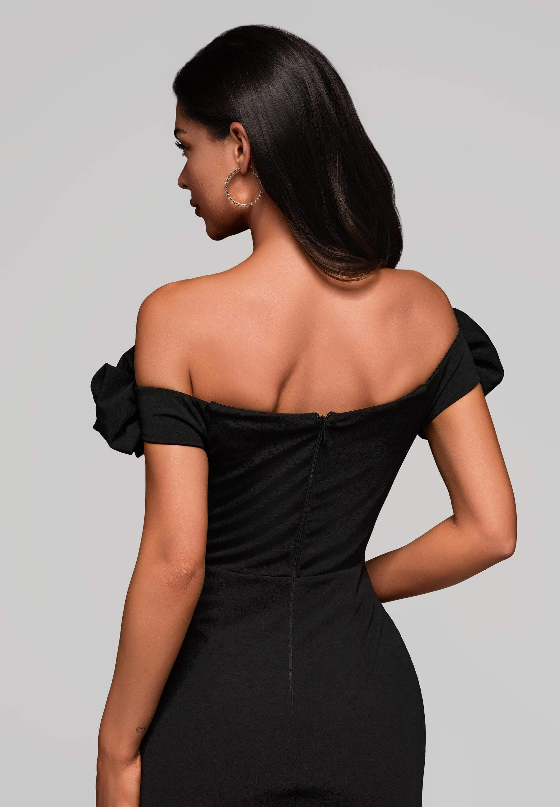 Schwarzes schulterfreies Maxi-Abendkleid — 6