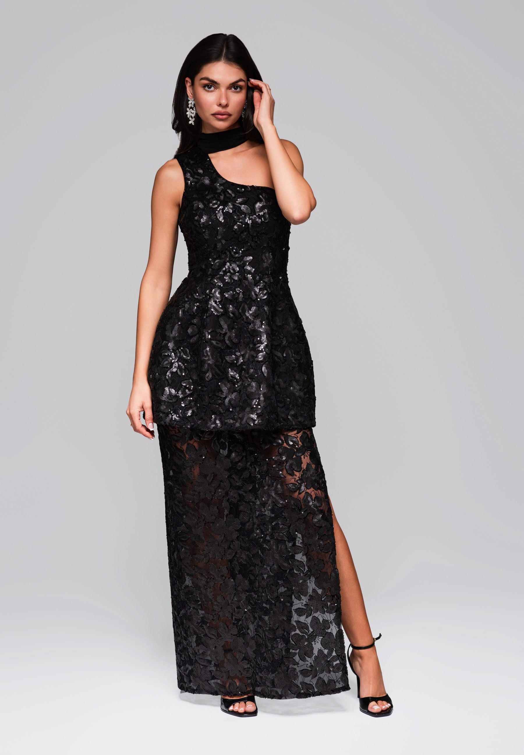 Schwarzes Abendkleid — 4