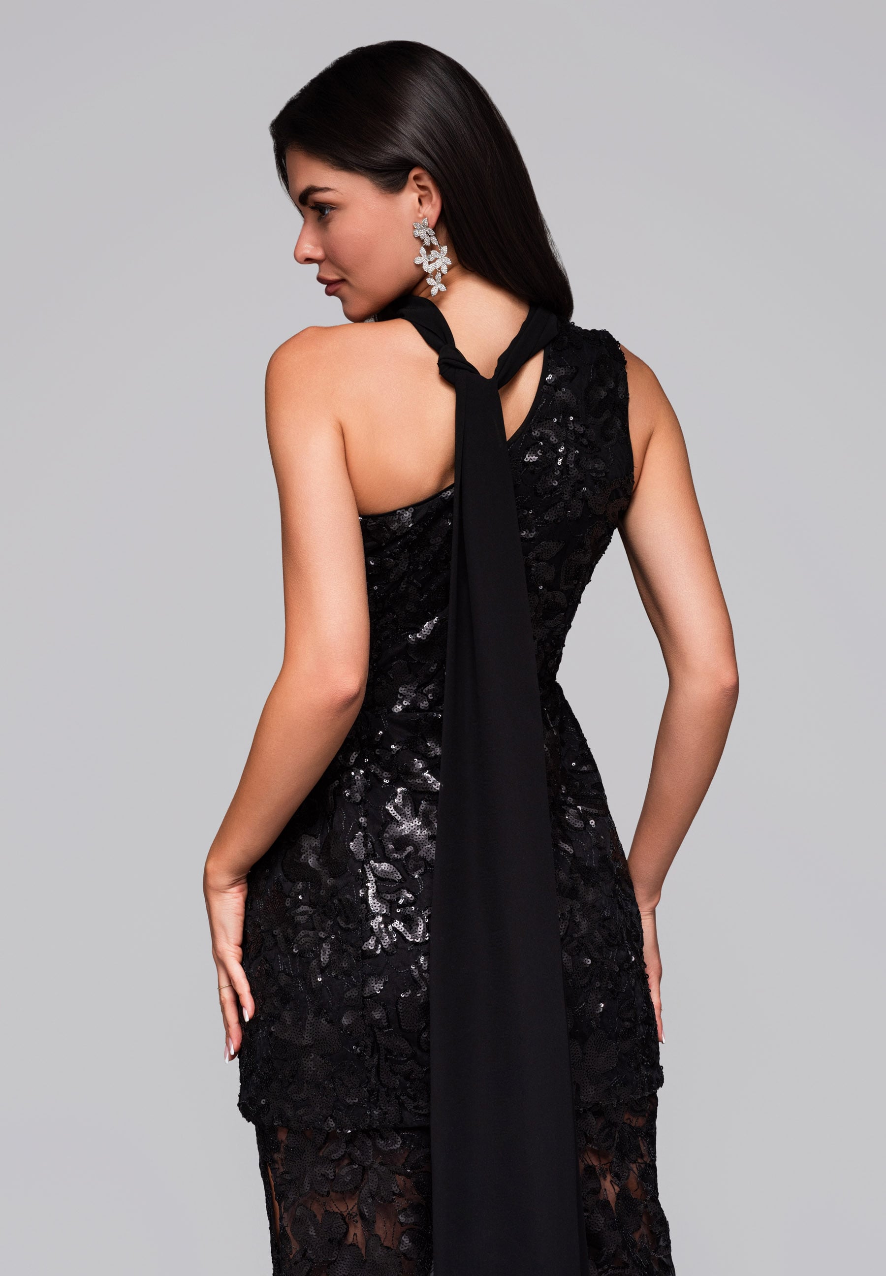 Schwarzes Abendkleid — 8