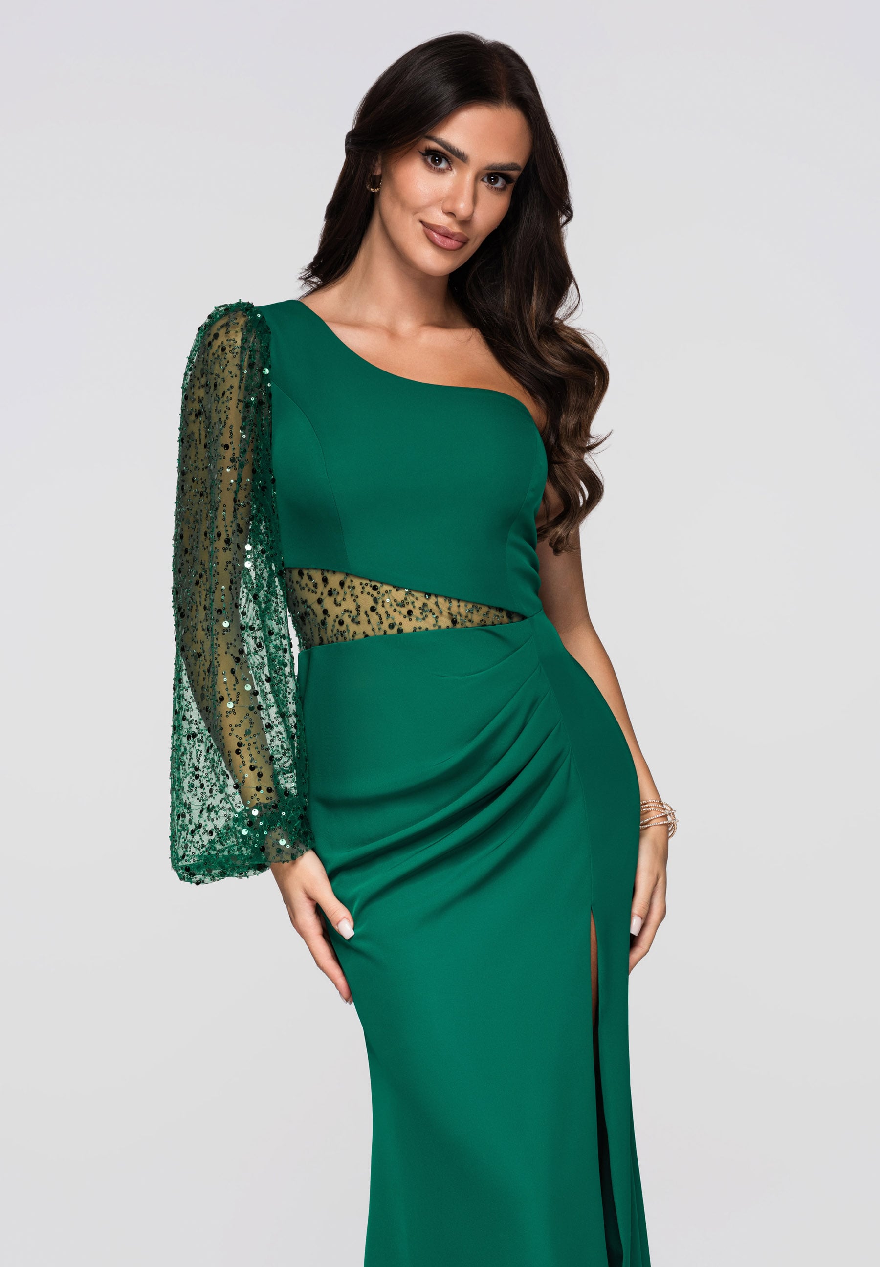 Flaschengrünes Maxi-Abendkleid mit asymmetrischem Ausschnitt — 3