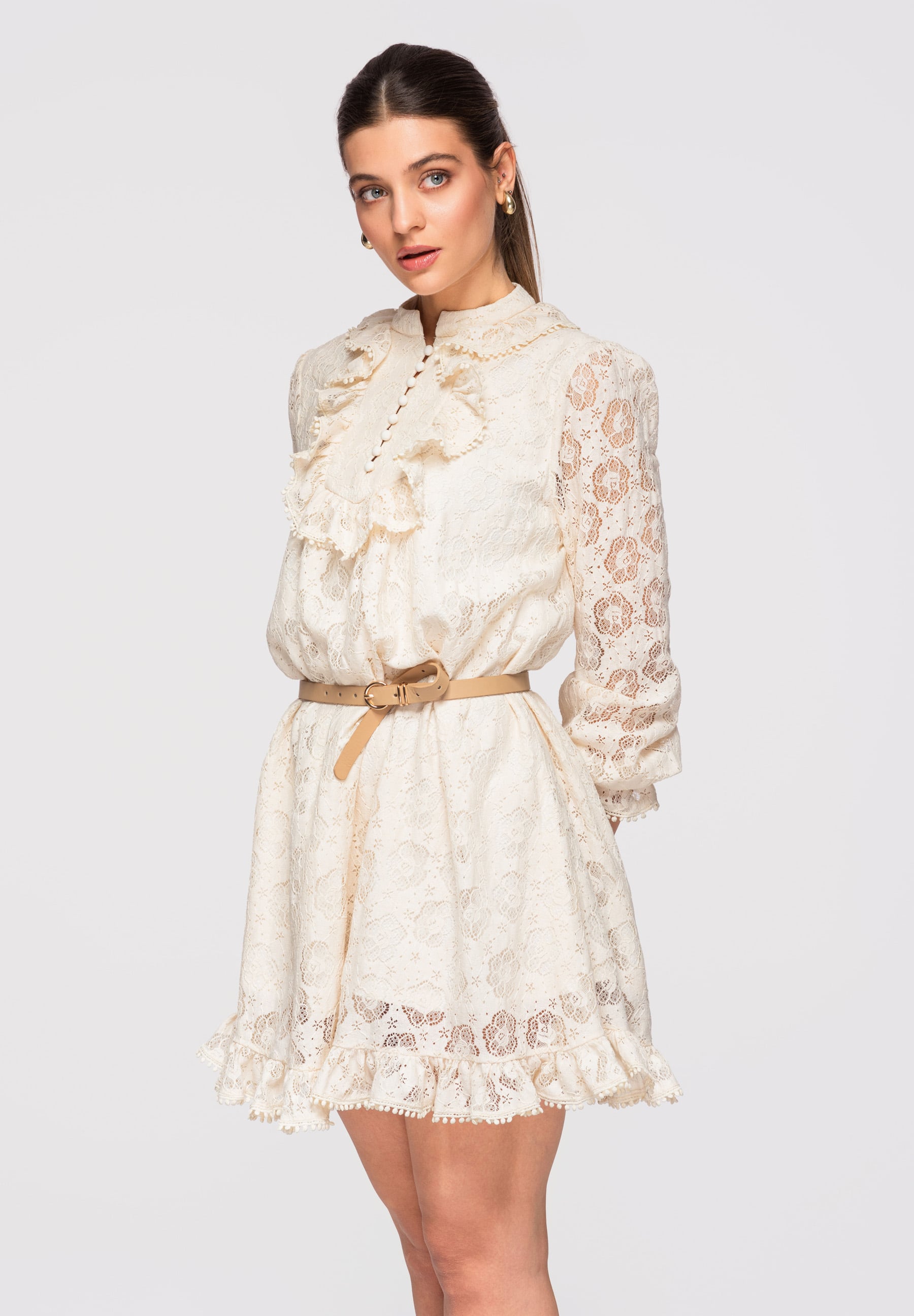 Ecrufarbenes verziertes Mini-Abendkleid mit langen Ärmeln — 4