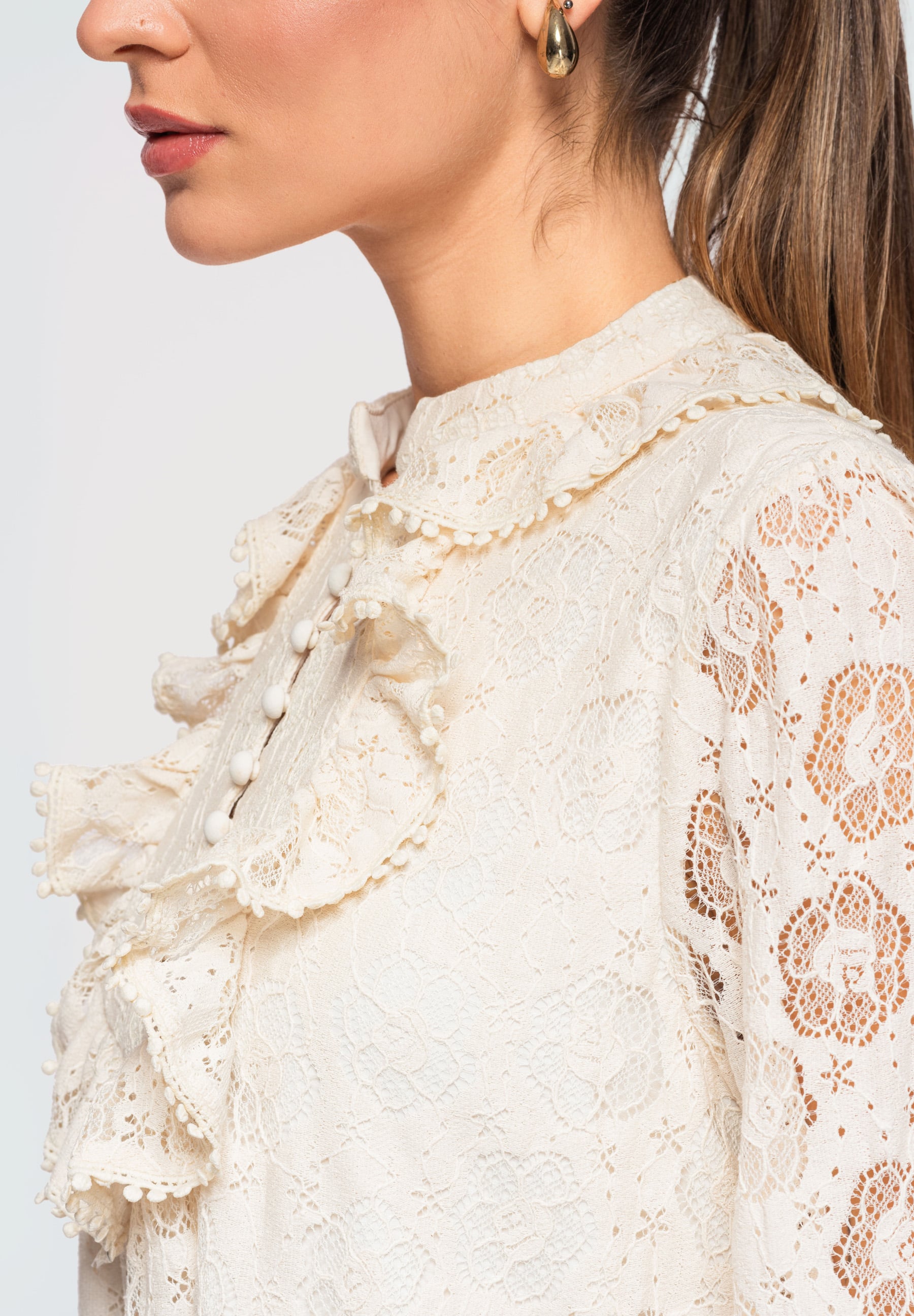 Ecrufarbenes verziertes Mini-Abendkleid mit langen Ärmeln — 6