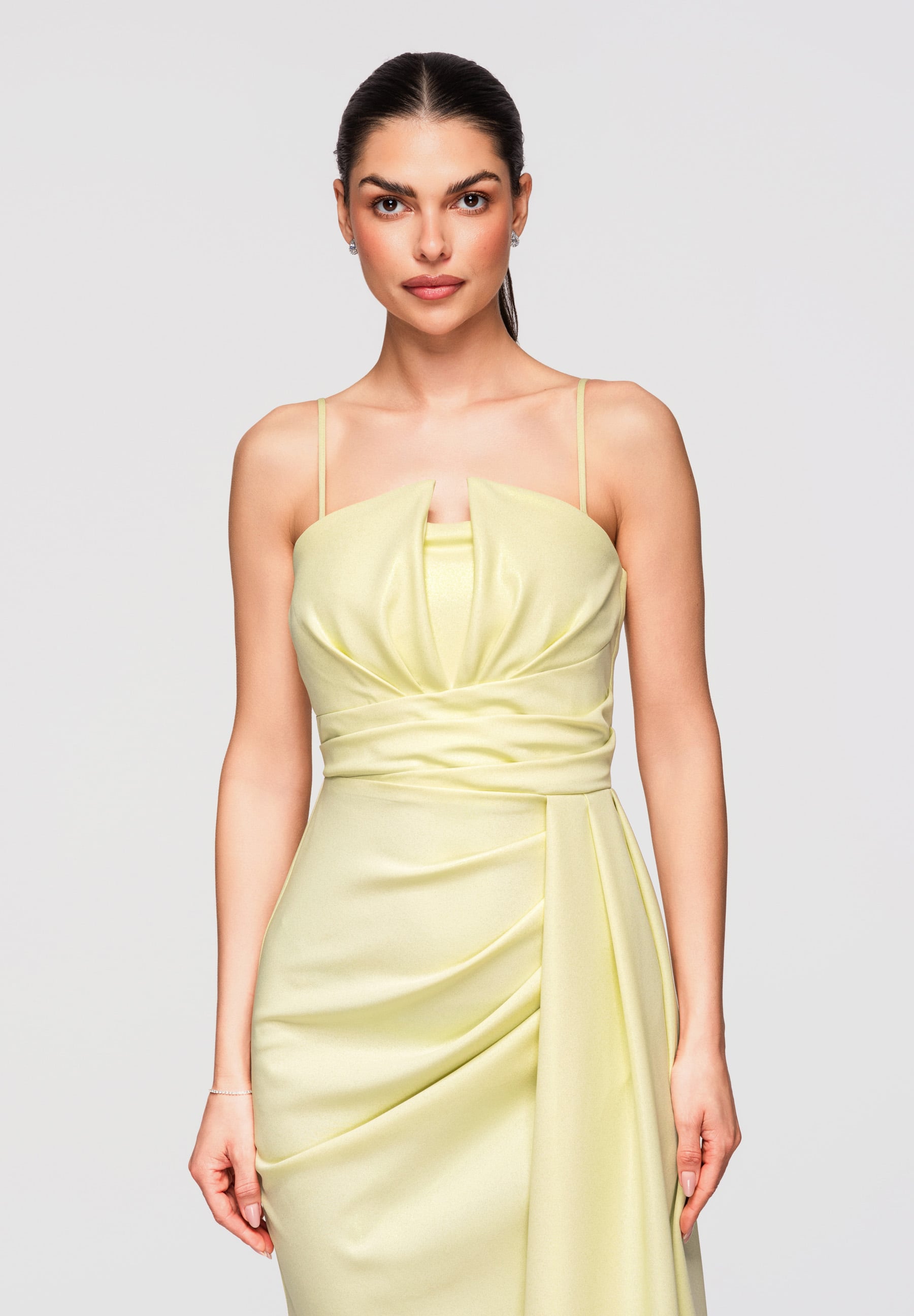 Gelbes glänzendes Maxi-Abendkleid — 6