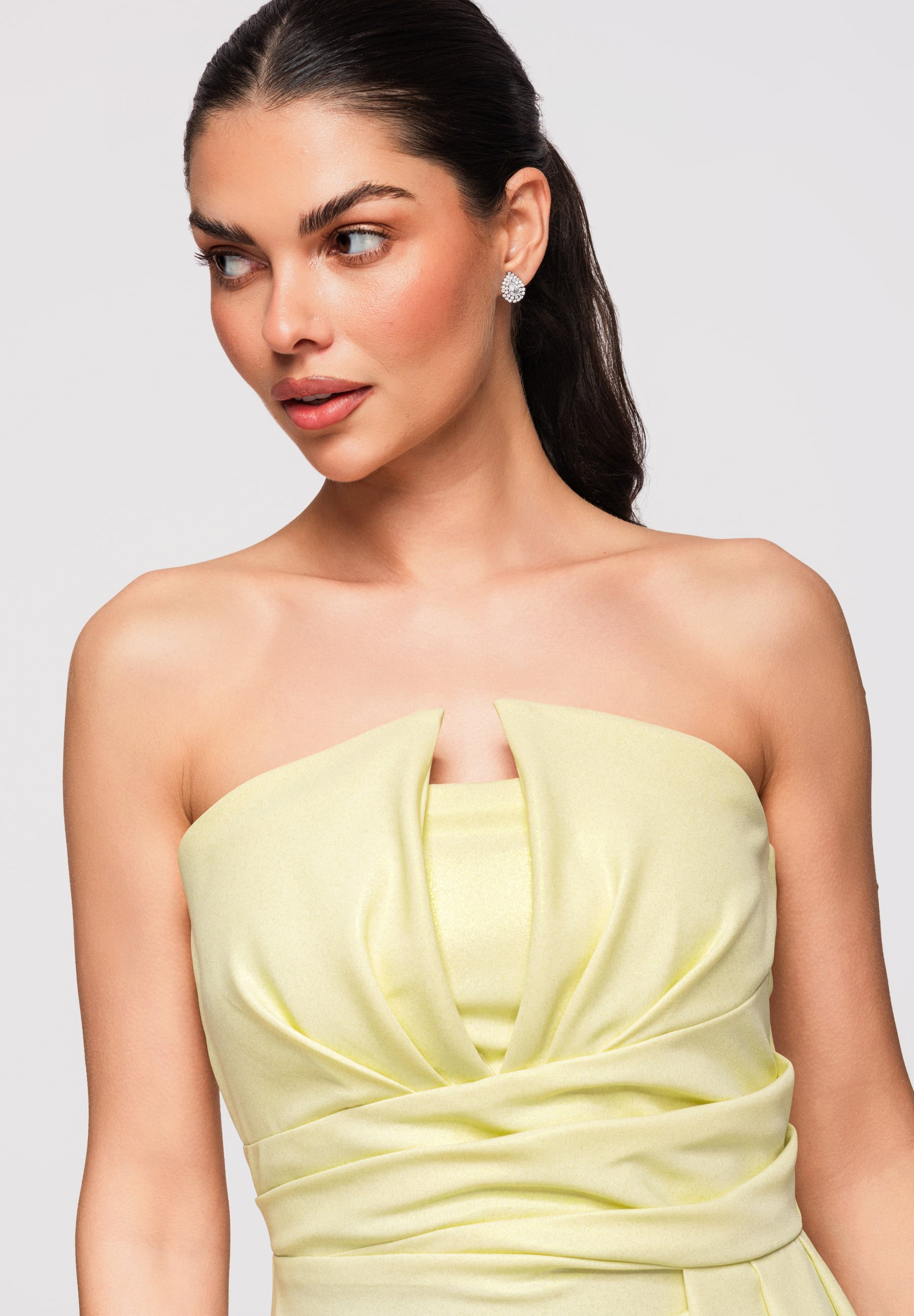 Gelbes glänzendes Maxi-Abendkleid — 8