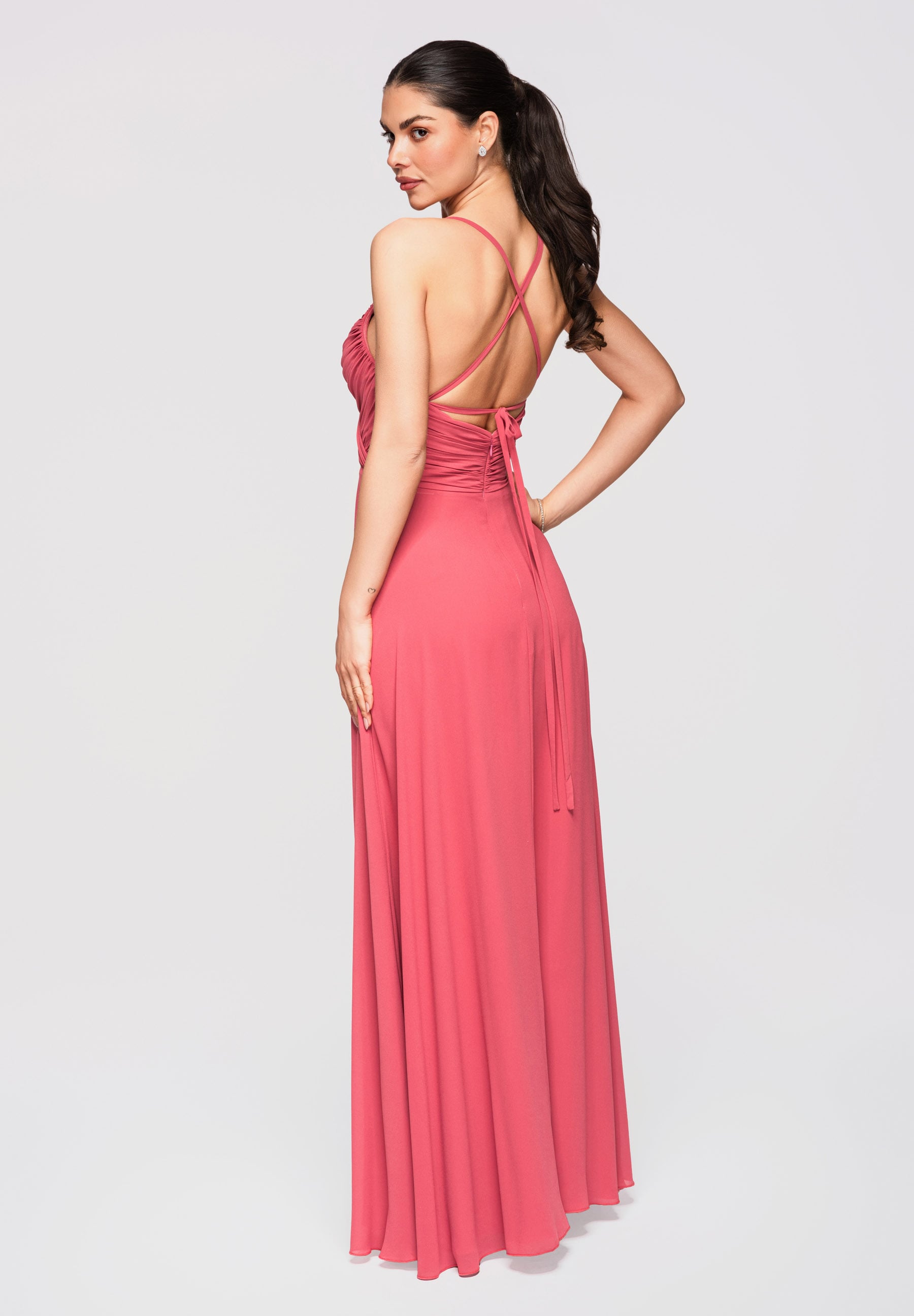 Korallenfarbenes Maxi-Abendkleid mit Wickelausschnitt — 3