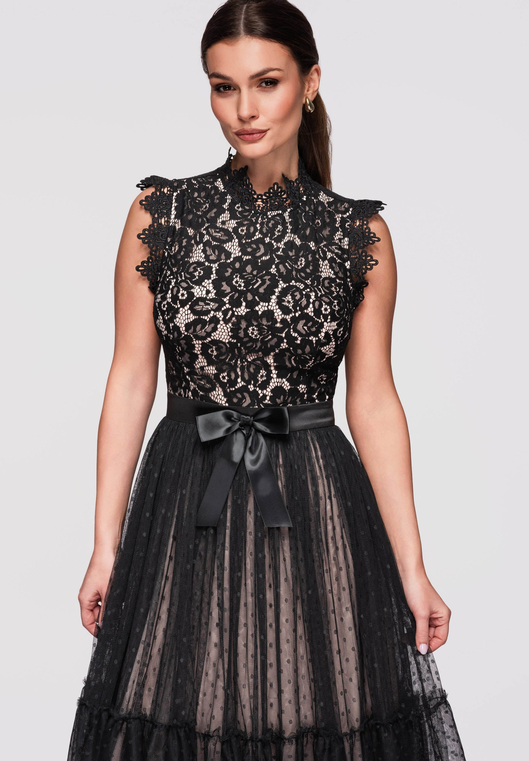 Schwarz-beiges Midi-Abendkleid aus Tüll mit Stehkragen — 5