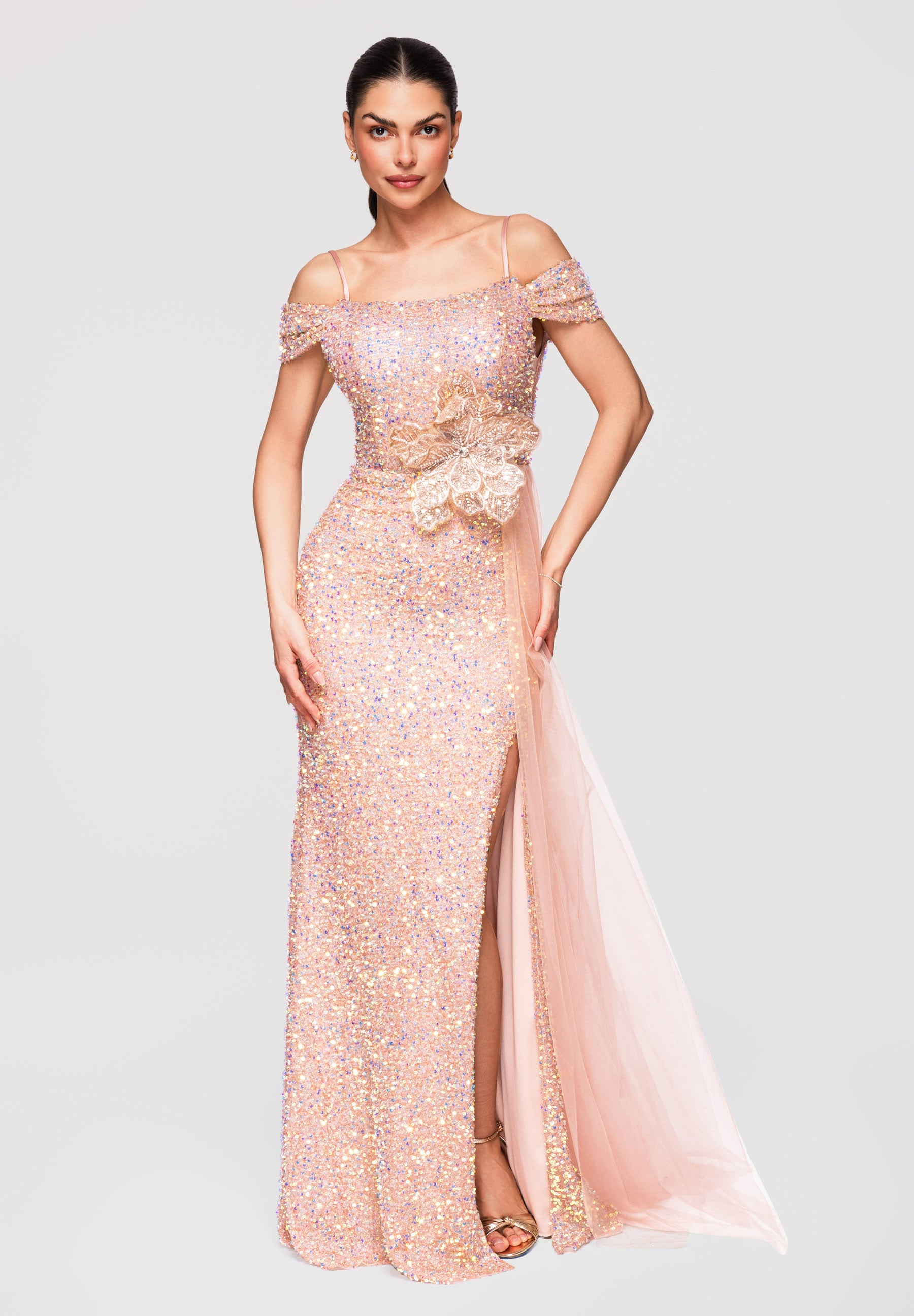 Goldenes Maxi-Abendkleid mit Pailletten und geradem Ausschnitt — 6