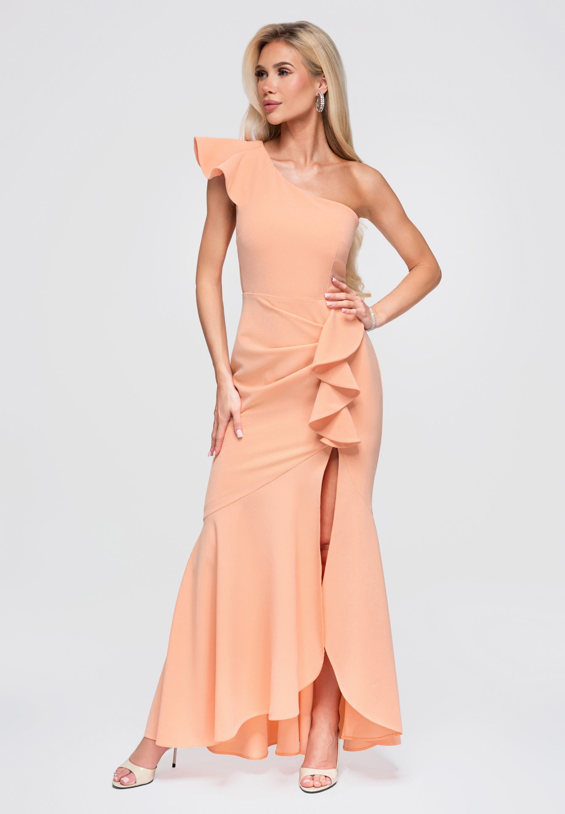 Orangefarbenes Maxi-Abendkleid — 4
