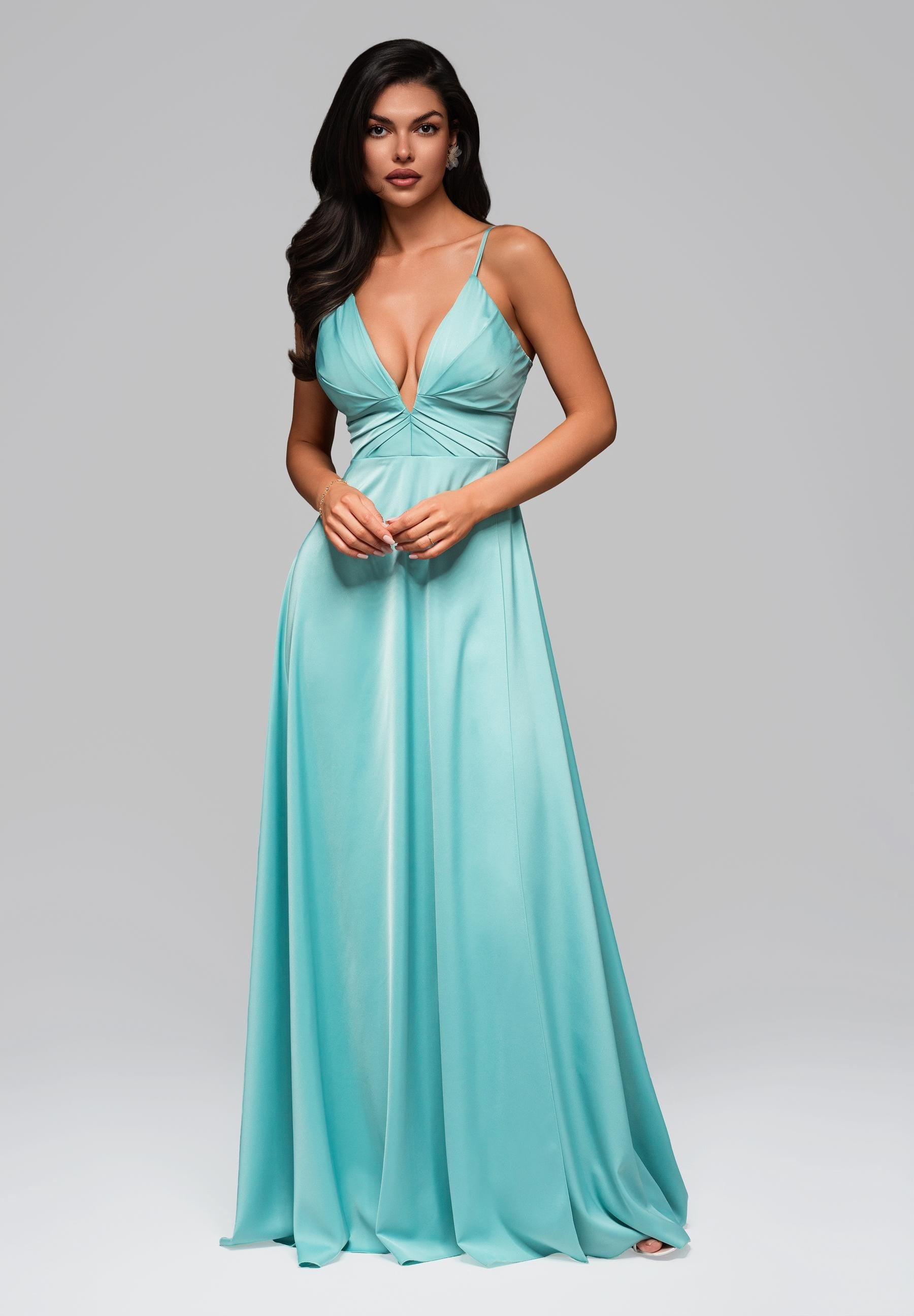 Mintfarbenes Maxi-Abendkleid mit tiefem Ausschnitt — 3