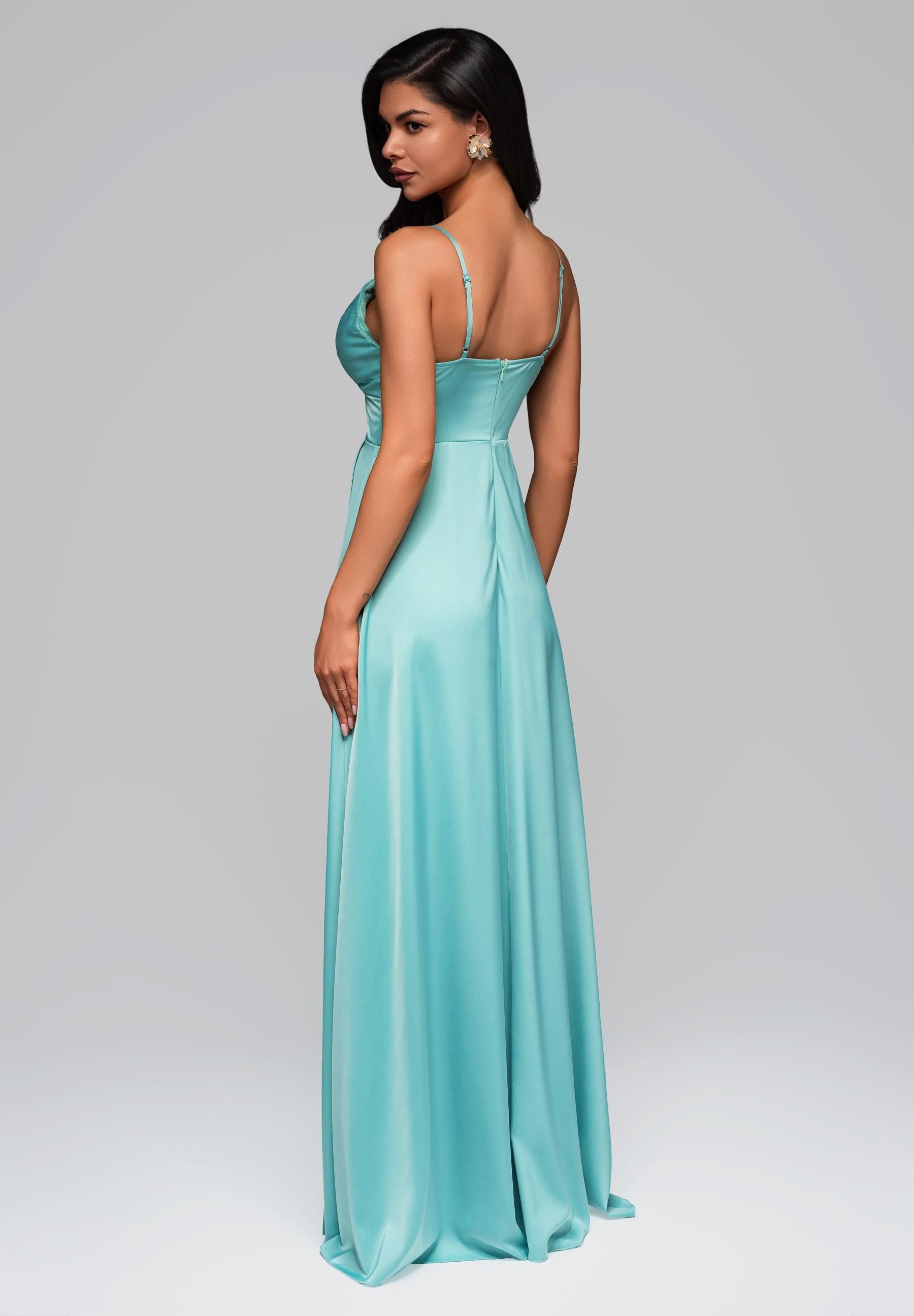 Mintfarbenes Maxi-Abendkleid mit tiefem Ausschnitt — 7