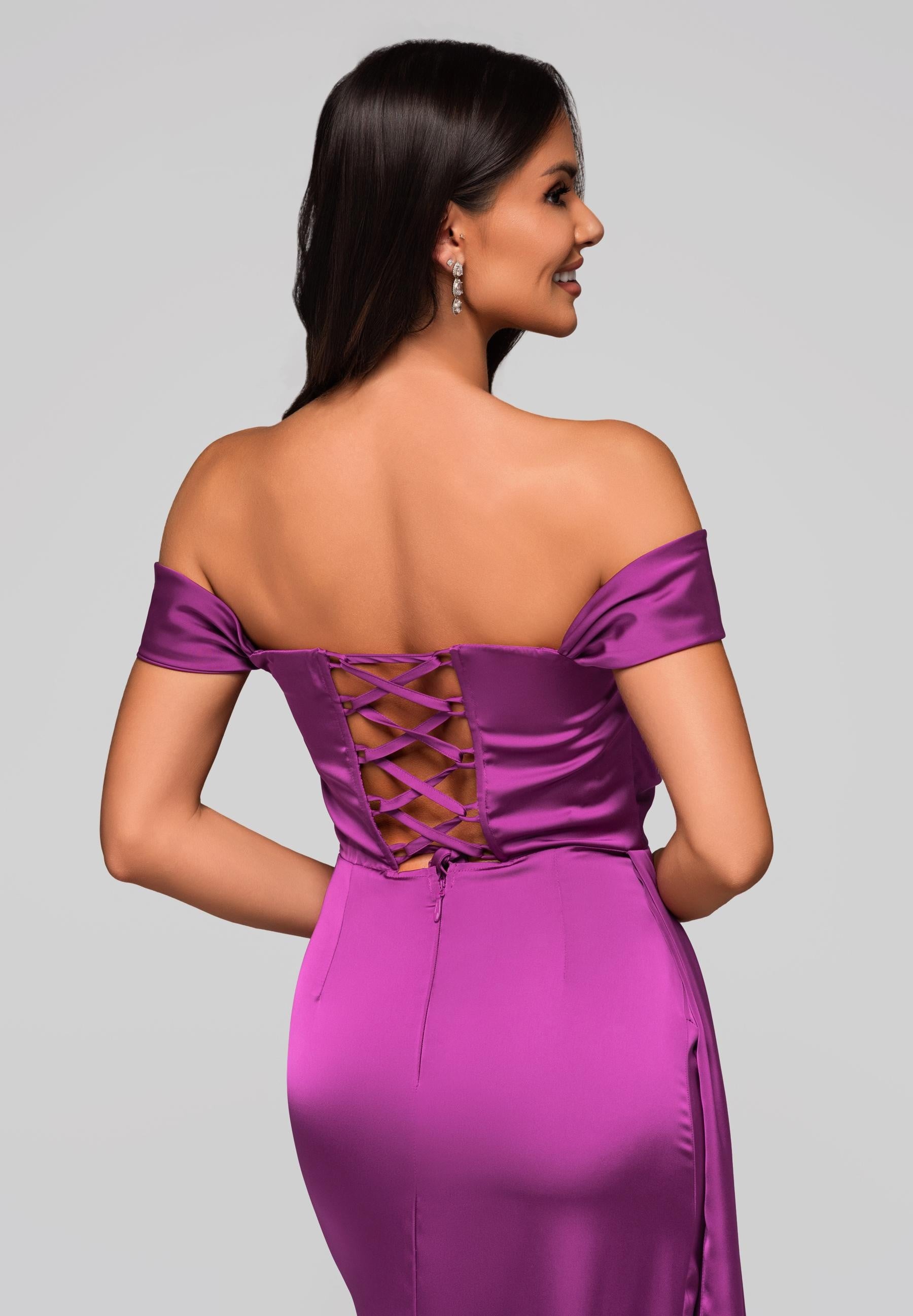 Violettes Maxi-Abendkleid aus Satin — 6