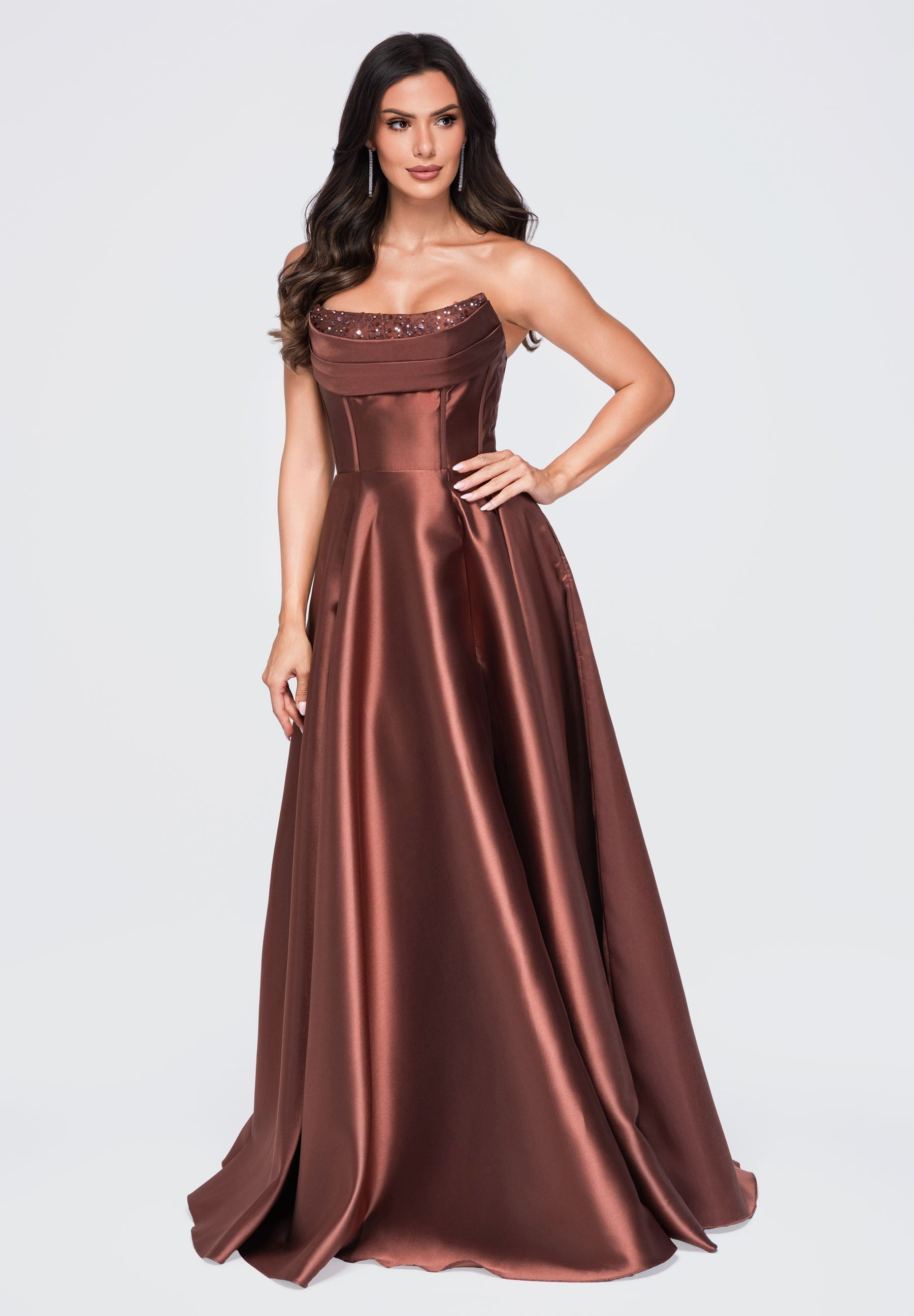 Evening dress brown — 1