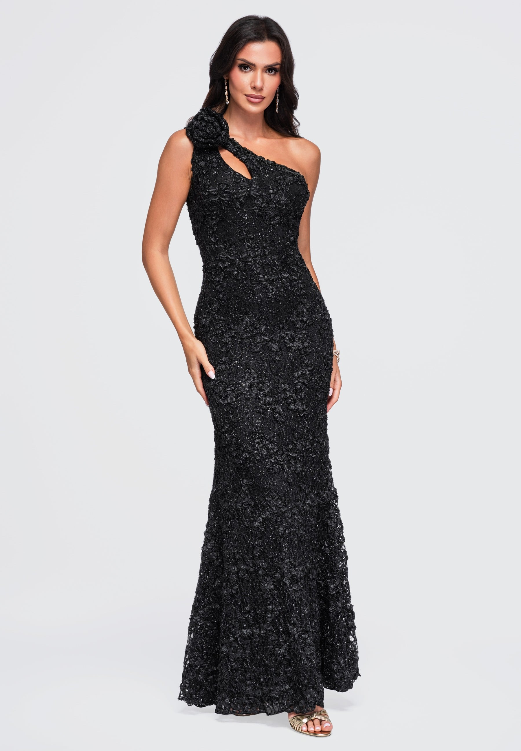 Schwarzes Maxi-Abendkleid aus Spitze — 1