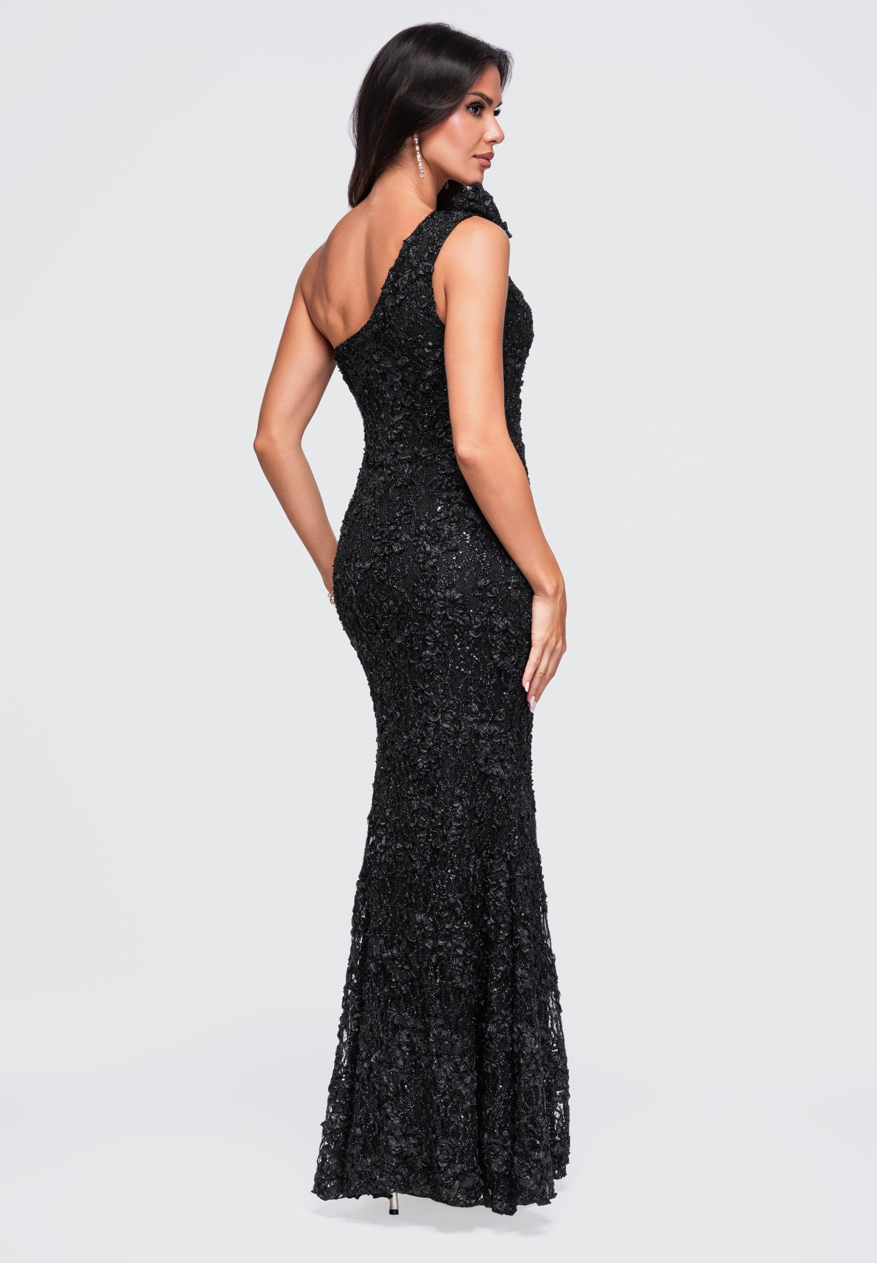 Schwarzes Maxi-Abendkleid aus Spitze — 5
