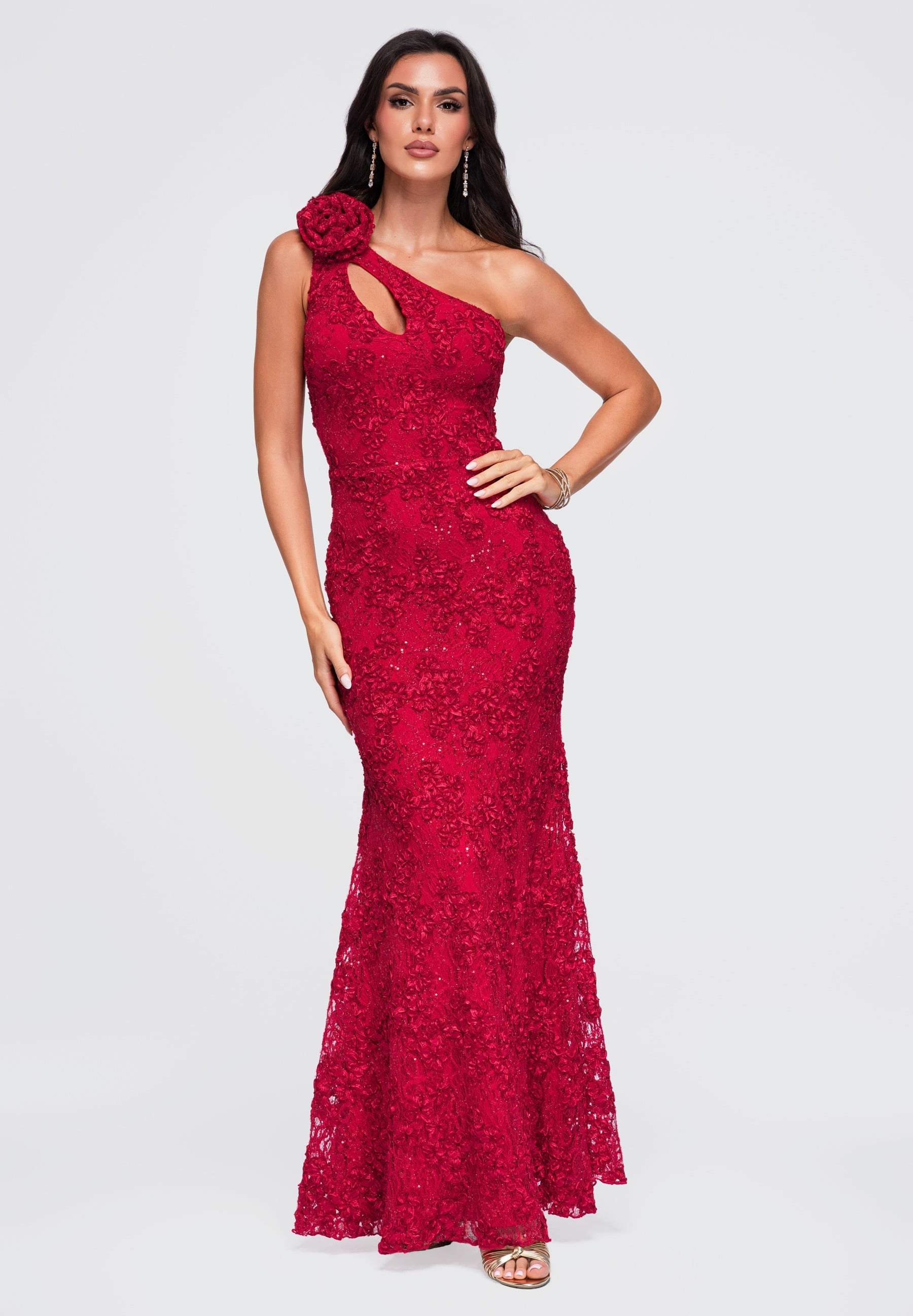 Rotes Maxi-Abendkleid aus Spitze — 3