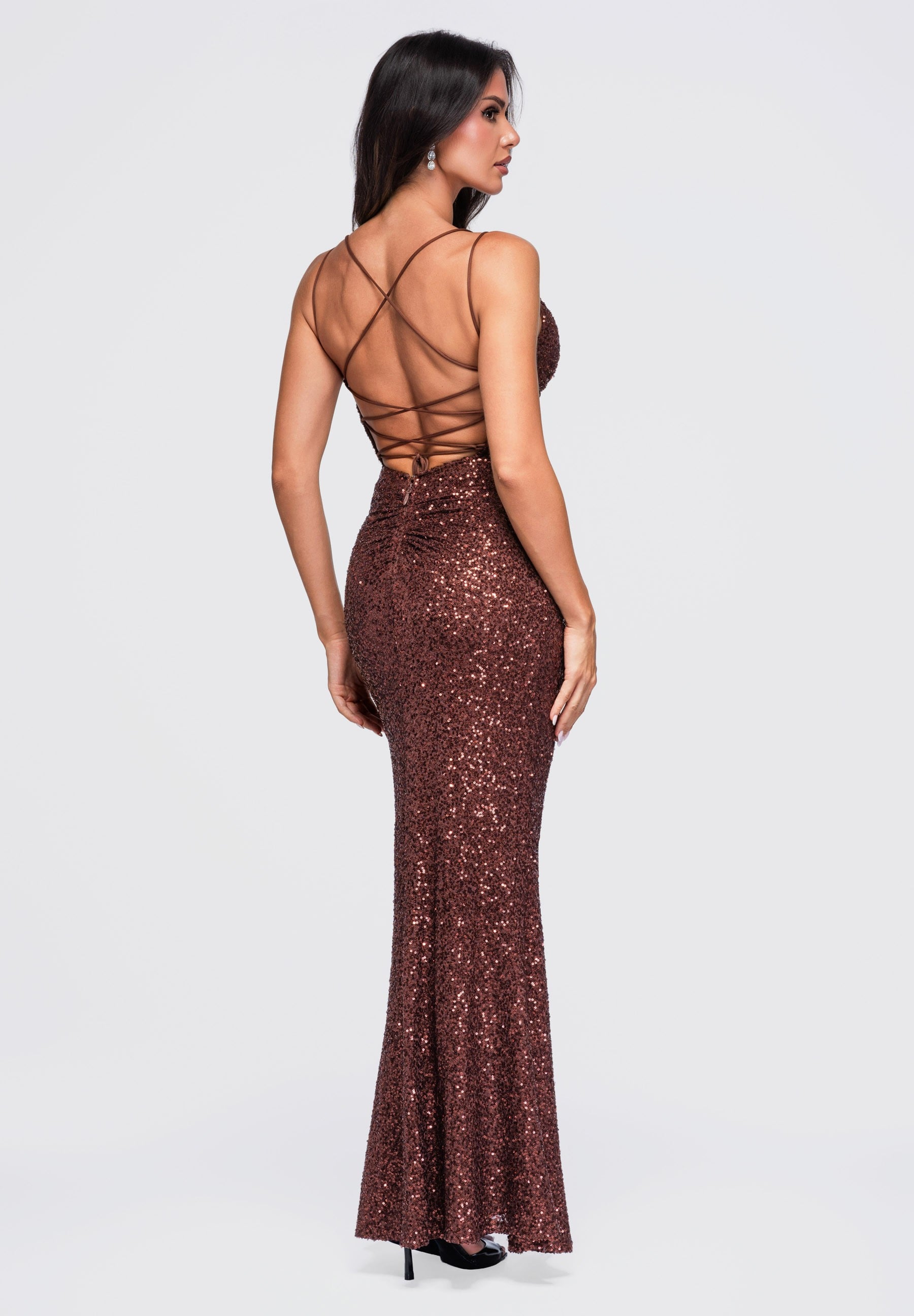 Braunes Maxi-Abendkleid mit Pailletten und Herzausschnitt — 5