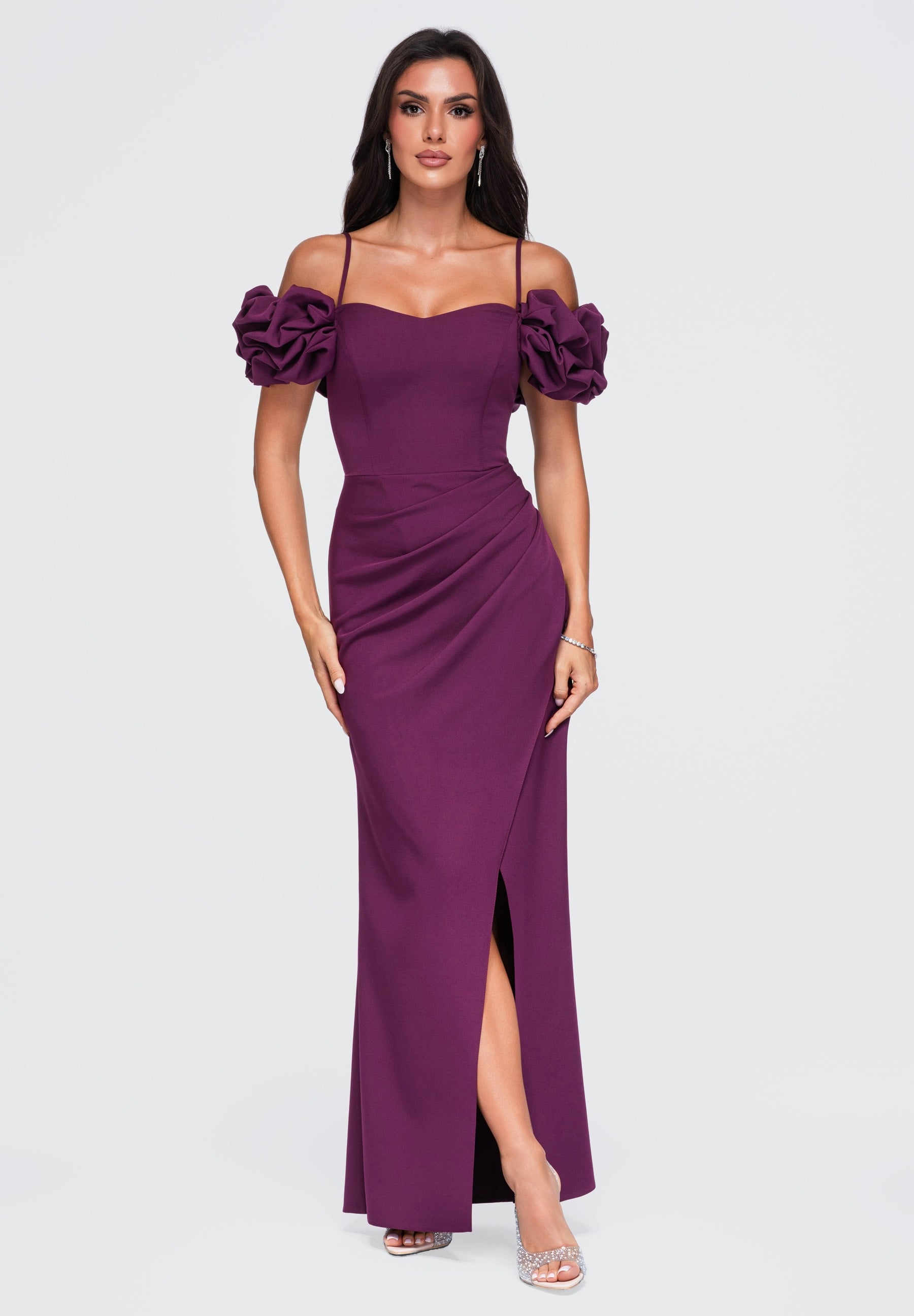 Violettes Maxi-Abendkleid mit Herzausschnitt — 1