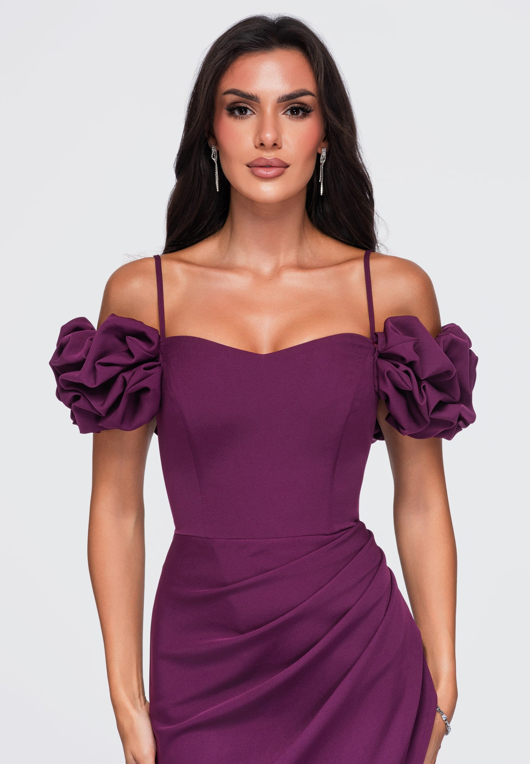 Violettes Maxi-Abendkleid mit Herzausschnitt — 4