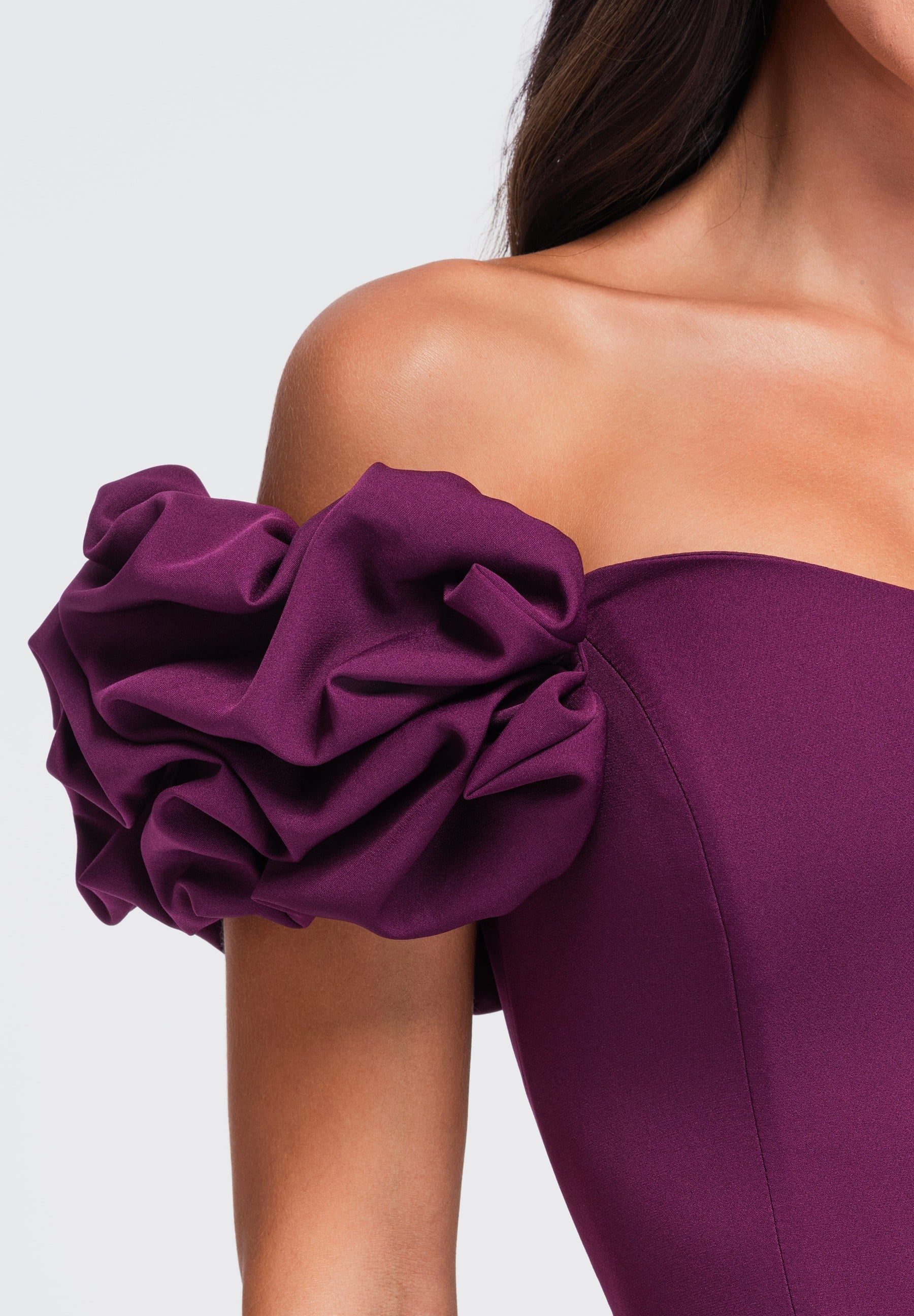 Violettes Maxi-Abendkleid mit Herzausschnitt — 6