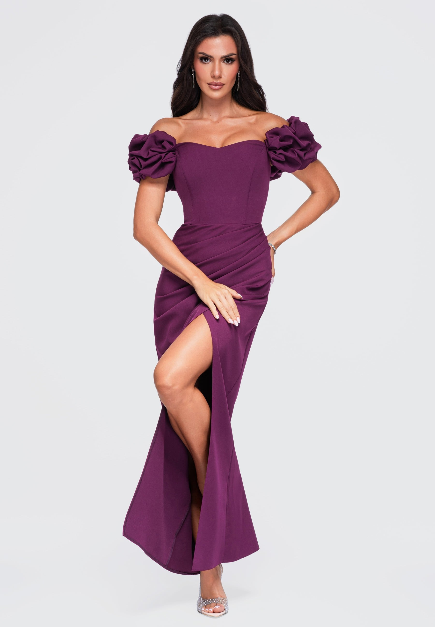 Violettes Maxi-Abendkleid mit Herzausschnitt — 8