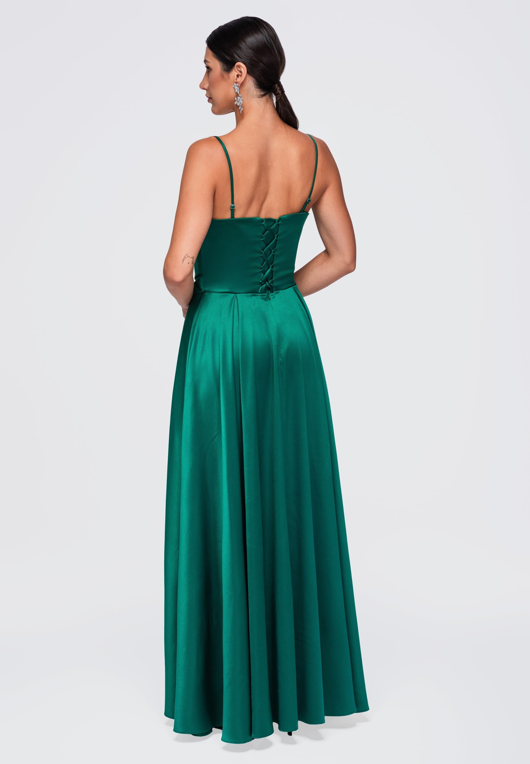Flaschengrünes Maxi-Abendkleid aus Satin — 4