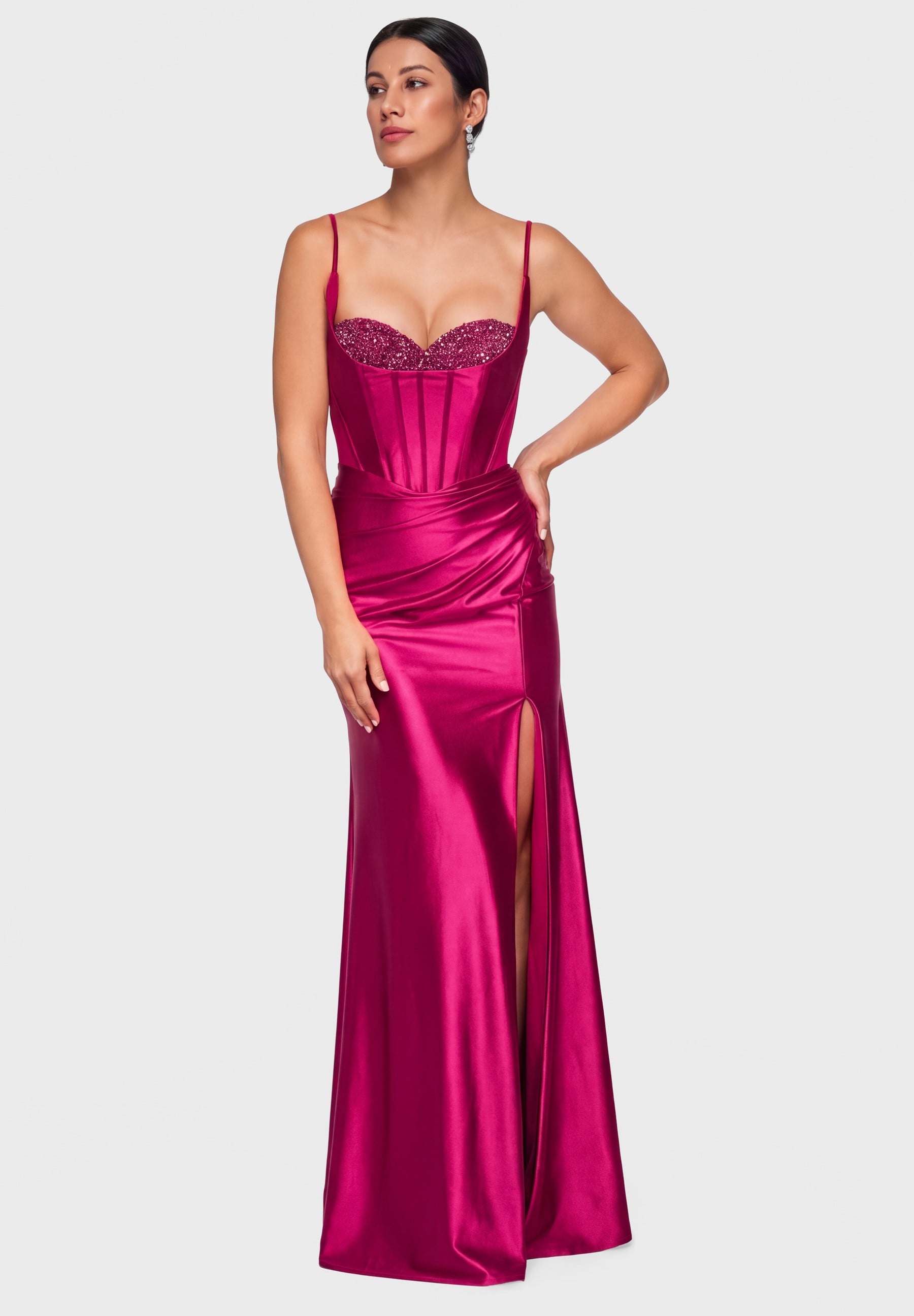 Burgundy shimmering maxi evening dress with a sweetheart neckline — 2